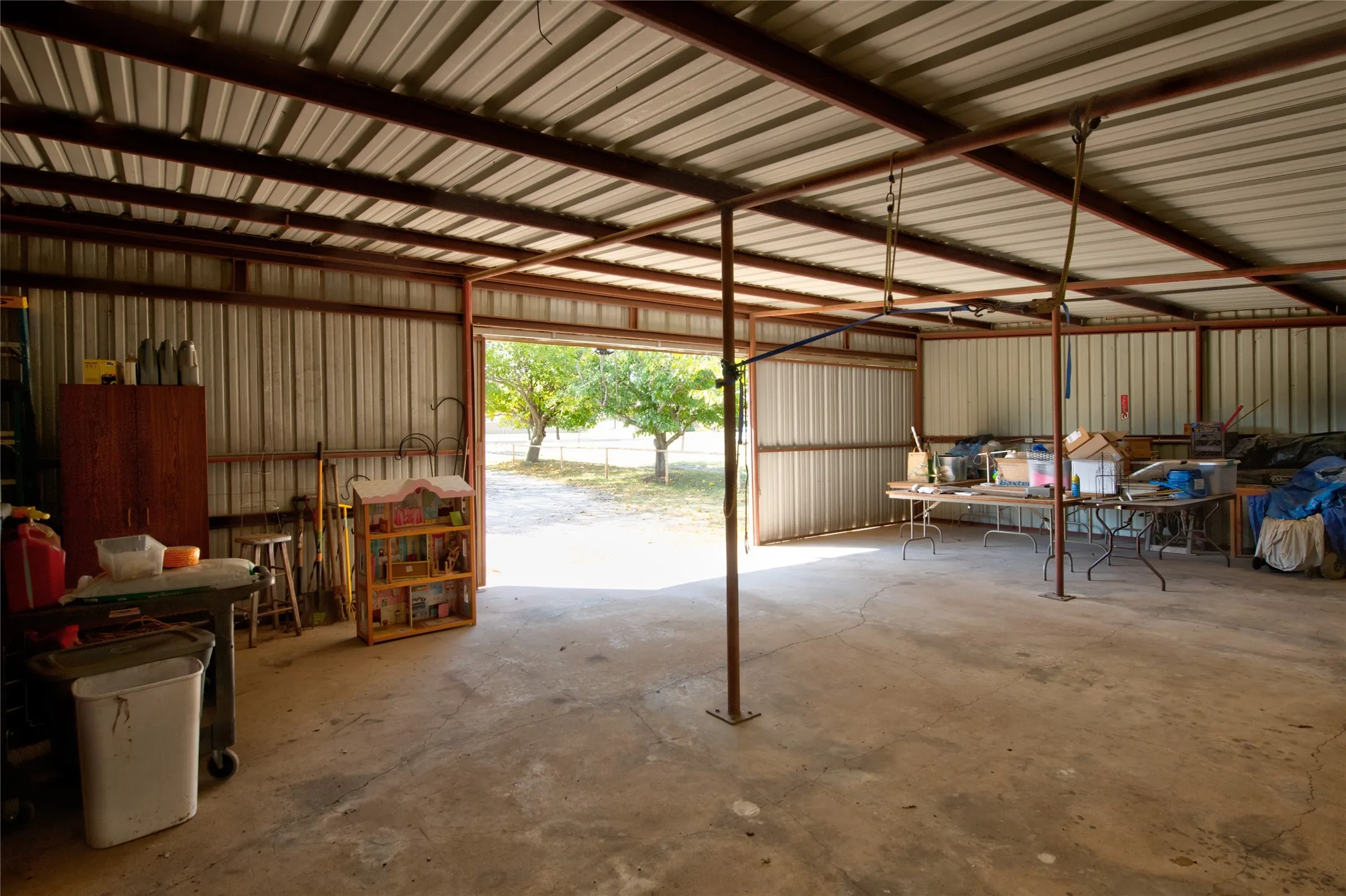 Single Family Residence For Sale in Eastland County , 508 W 17th Street, Cisco, Texas 76437, 3 Bedroom, 2 Bathroom, 2 Garage spaces, 1,568 Sqft, built in 1985, mls#21367189, Real Estate Agent in Cisco, Homes For Sale in Eastland county, Homes For Sale in Cisco, Realtor in Cisco Texas, Real Estate Brokerage Independent Realty Texas, Luminita Cordes Realtor