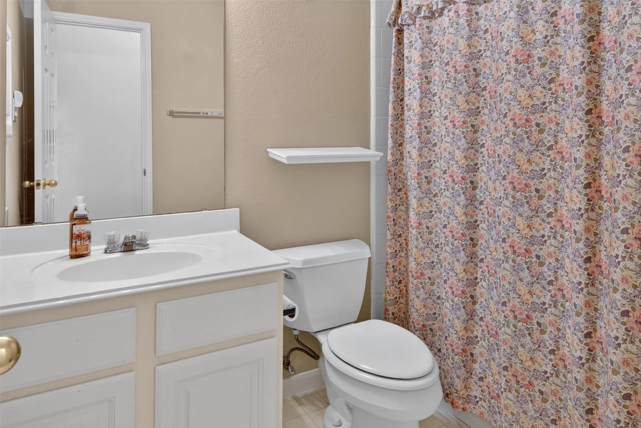 Single Family Residence For Sale in Tarrant County , 6928 Spring Valley Way, Fort Worth, Texas 76132, 4 Bedroom, 3 Bathroom, 2 Garage spaces, 2,546 Sqft, built in 1998, mls#21368445, Real Estate Agent in Fort Worth, Homes For Sale in Tarrant county, Homes For Sale in Fort Worth, Realtor in Fort Worth Texas, Real Estate Brokerage Independent Realty Texas, Luminita Cordes Realtor