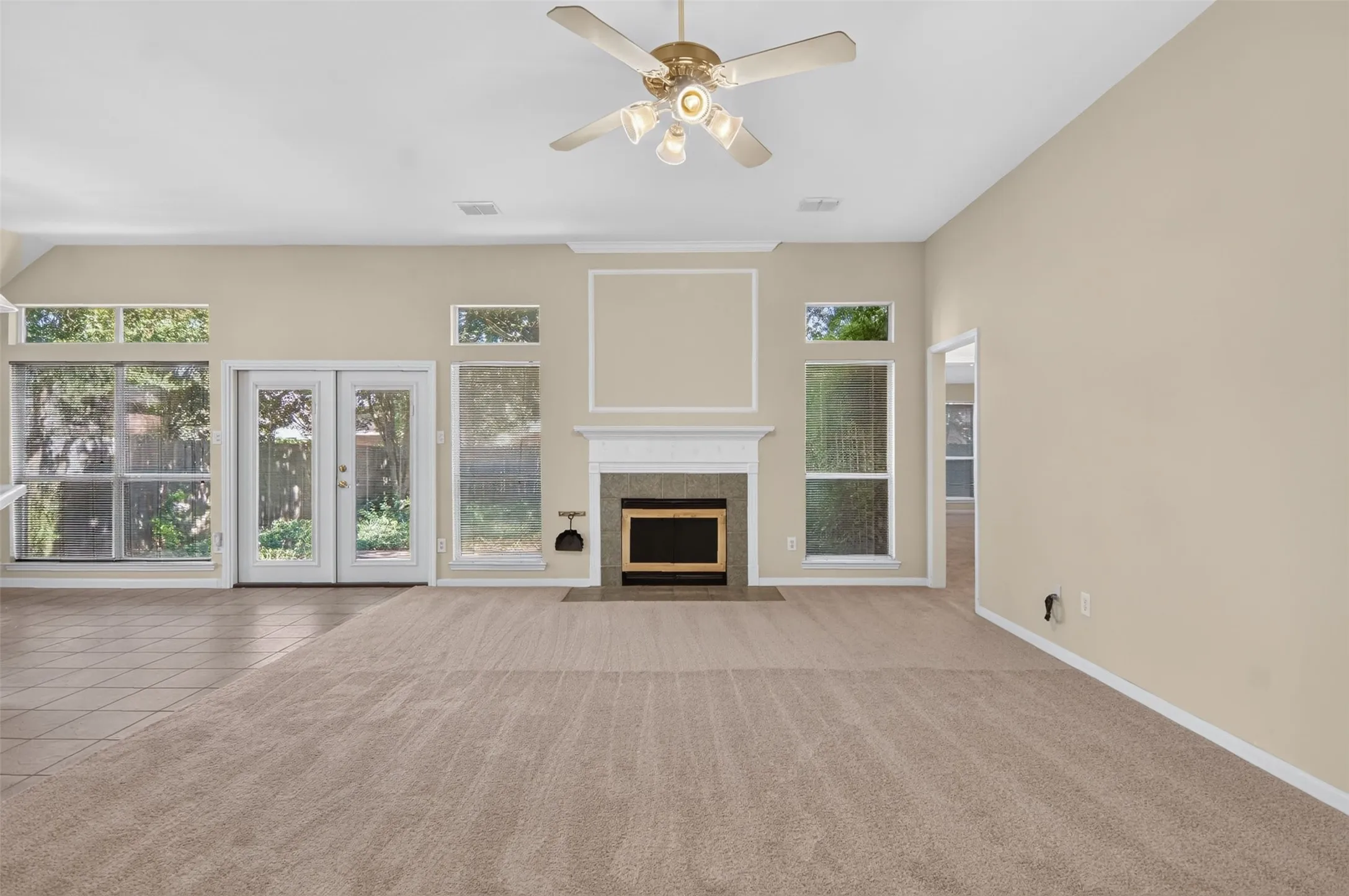 Single Family Residence For Sale in Tarrant County , 6928 Spring Valley Way, Fort Worth, Texas 76132, 4 Bedroom, 3 Bathroom, 2 Garage spaces, 2,546 Sqft, built in 1998, mls#21368445, Real Estate Agent in Fort Worth, Homes For Sale in Tarrant county, Homes For Sale in Fort Worth, Realtor in Fort Worth Texas, Real Estate Brokerage Independent Realty Texas, Luminita Cordes Realtor