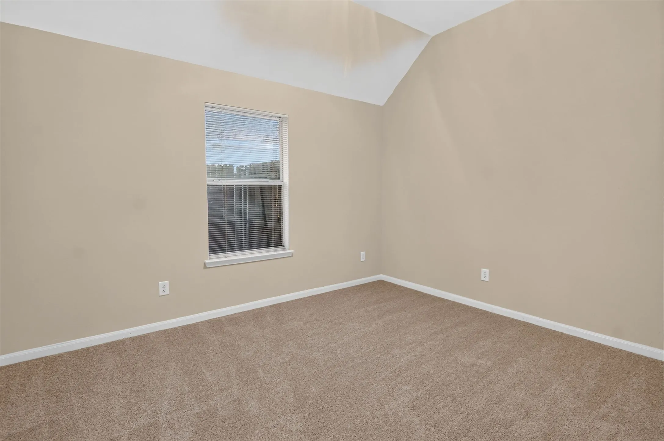 Single Family Residence For Sale in Tarrant County , 6928 Spring Valley Way, Fort Worth, Texas 76132, 4 Bedroom, 3 Bathroom, 2 Garage spaces, 2,546 Sqft, built in 1998, mls#21368445, Real Estate Agent in Fort Worth, Homes For Sale in Tarrant county, Homes For Sale in Fort Worth, Realtor in Fort Worth Texas, Real Estate Brokerage Independent Realty Texas, Luminita Cordes Realtor