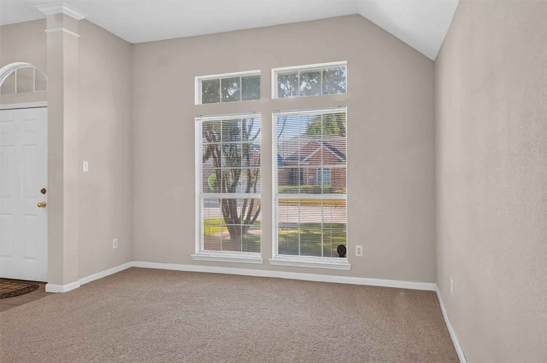 Single Family Residence For Sale in Tarrant County , 6928 Spring Valley Way, Fort Worth, Texas 76132, 4 Bedroom, 3 Bathroom, 2 Garage spaces, 2,546 Sqft, built in 1998, mls#21368445, Real Estate Agent in Fort Worth, Homes For Sale in Tarrant county, Homes For Sale in Fort Worth, Realtor in Fort Worth Texas, Real Estate Brokerage Independent Realty Texas, Luminita Cordes Realtor