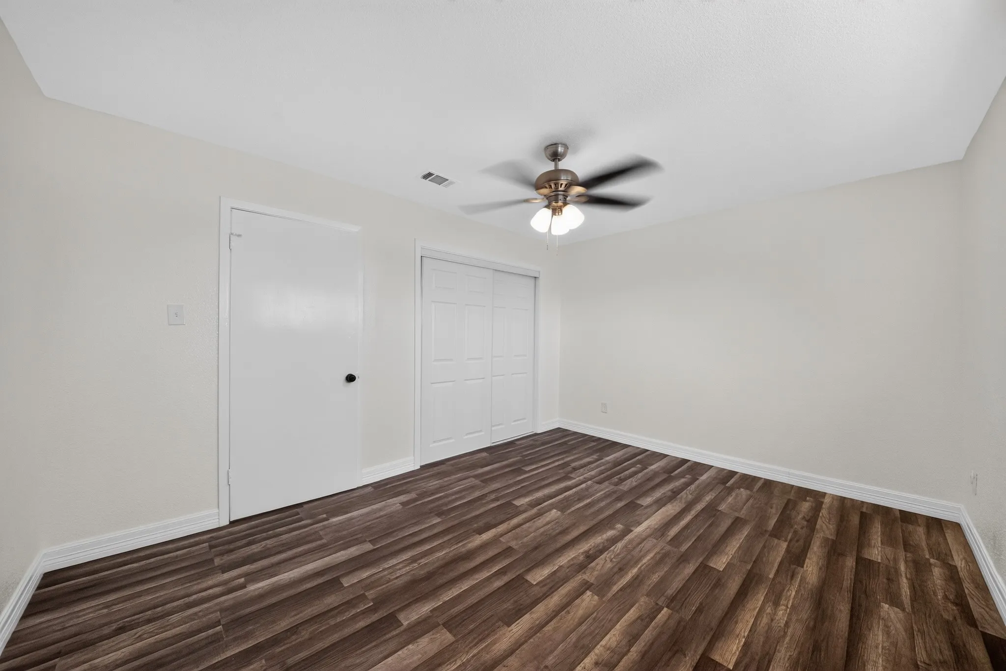 Townhouse For Sale in Harris County , 7335 Antoine Drive, Houston, Texas 77088, 3 Bedroom, 3 Bathroom, 2 Garage spaces, 1,734 Sqft, built in 1978, mls#21368318, Real Estate Agent in Houston, Homes For Sale in Harris county, Homes For Sale in Houston, Realtor in Houston Texas, Real Estate Brokerage Independent Realty Texas, Luminita Cordes Realtor