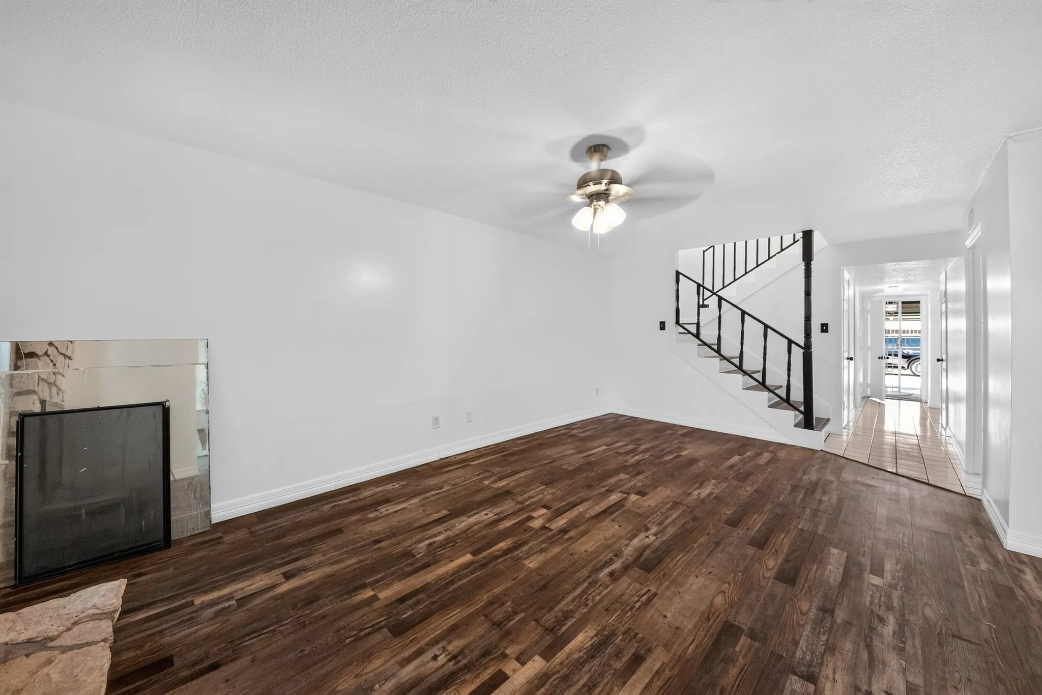 Townhouse For Sale in Harris County , 7335 Antoine Drive, Houston, Texas 77088, 3 Bedroom, 3 Bathroom, 2 Garage spaces, 1,734 Sqft, built in 1978, mls#21368318, Real Estate Agent in Houston, Homes For Sale in Harris county, Homes For Sale in Houston, Realtor in Houston Texas, Real Estate Brokerage Independent Realty Texas, Luminita Cordes Realtor