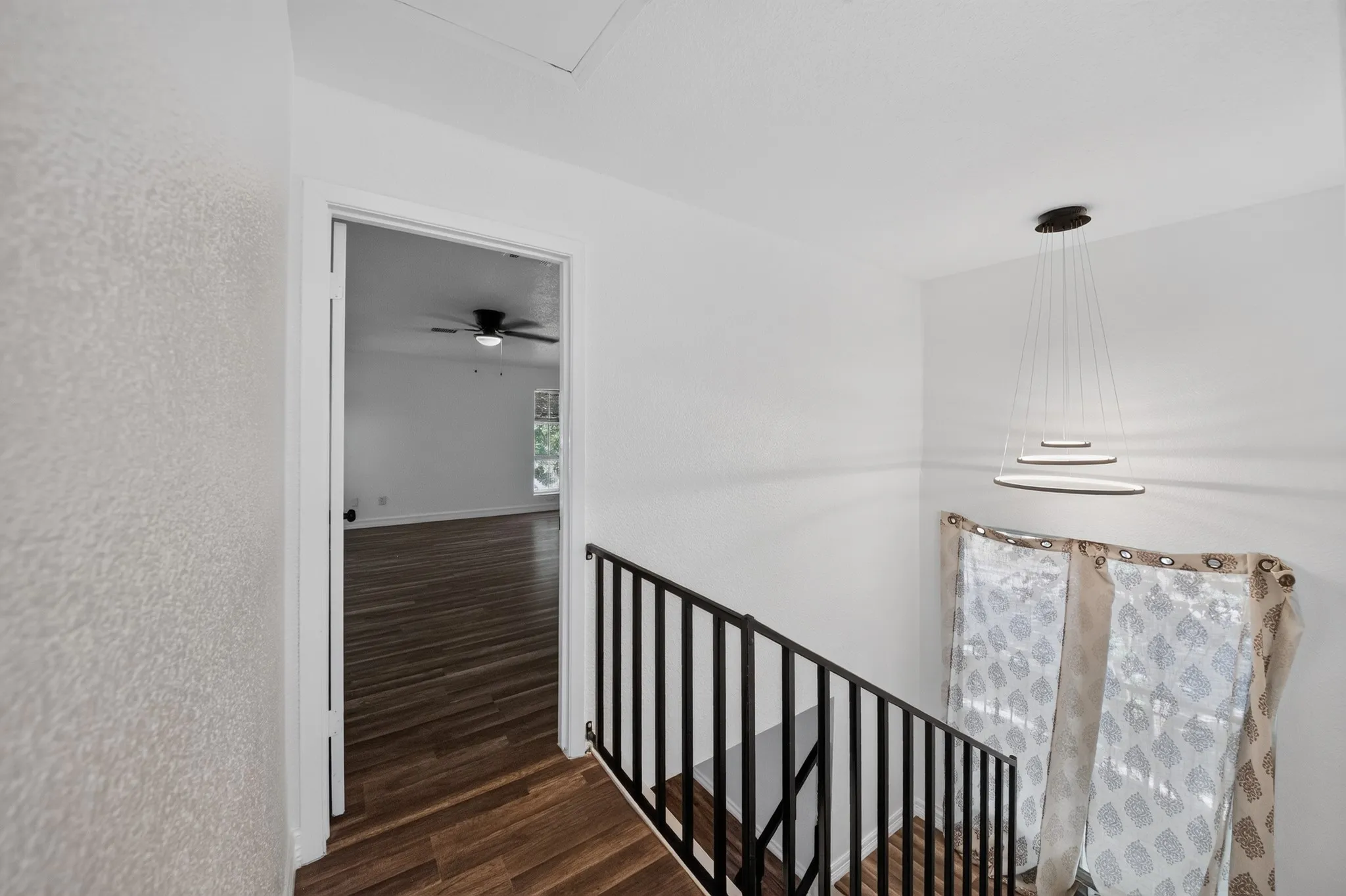 Townhouse For Sale in Harris County , 7335 Antoine Drive, Houston, Texas 77088, 3 Bedroom, 3 Bathroom, 2 Garage spaces, 1,734 Sqft, built in 1978, mls#21368318, Real Estate Agent in Houston, Homes For Sale in Harris county, Homes For Sale in Houston, Realtor in Houston Texas, Real Estate Brokerage Independent Realty Texas, Luminita Cordes Realtor