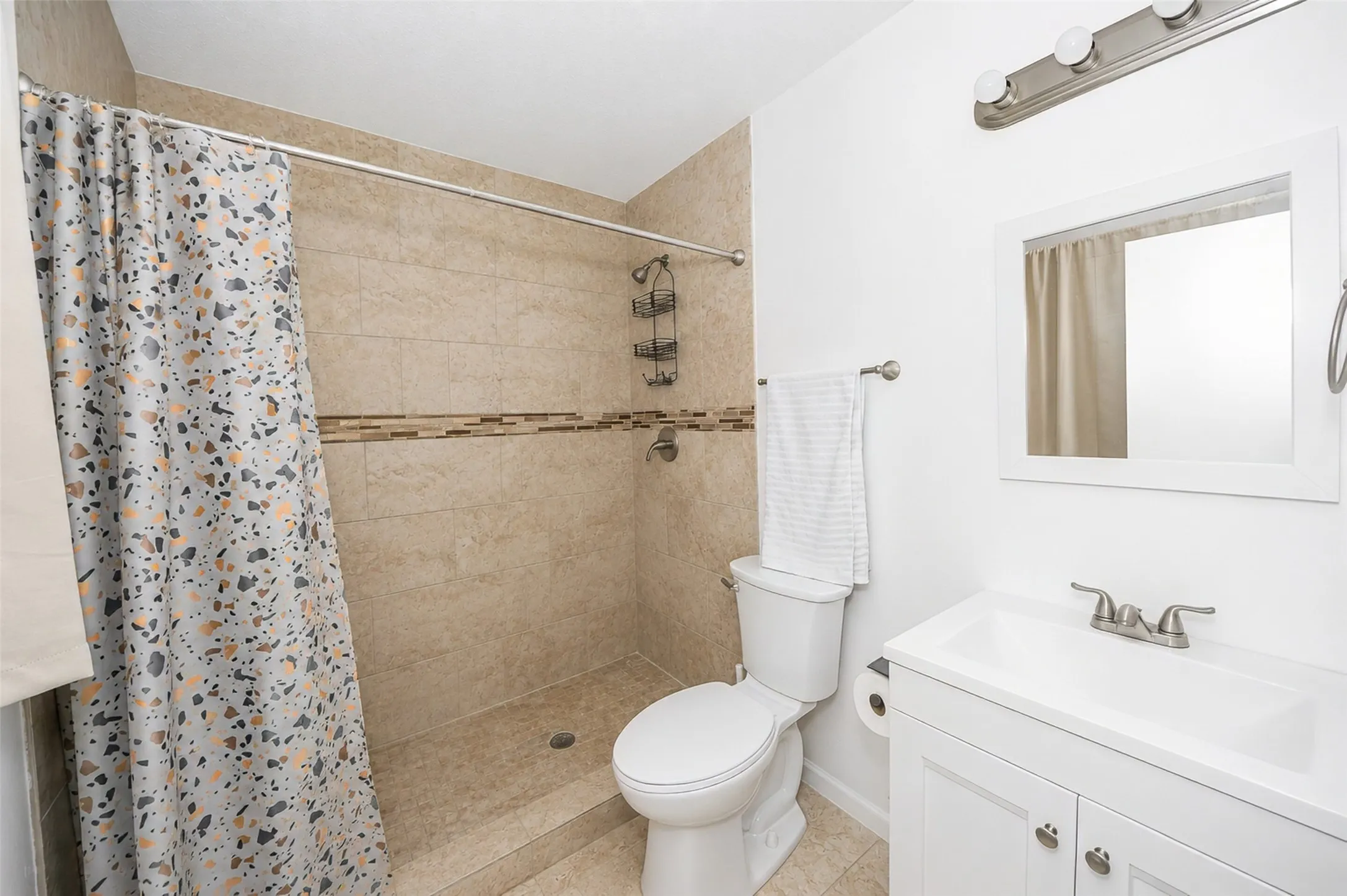 Single Family Residence For Sale in Dallas County , 3414 Urban Drive, Garland, Texas 75041, 5 Bedroom, 3 Bathroom, Garage spaces, 3,100 Sqft, built in 1967, mls#21367416, Real Estate Agent in Garland, Homes For Sale in Dallas county, Homes For Sale in Garland, Realtor in Garland Texas, Real Estate Brokerage Independent Realty Texas, Luminita Cordes Realtor