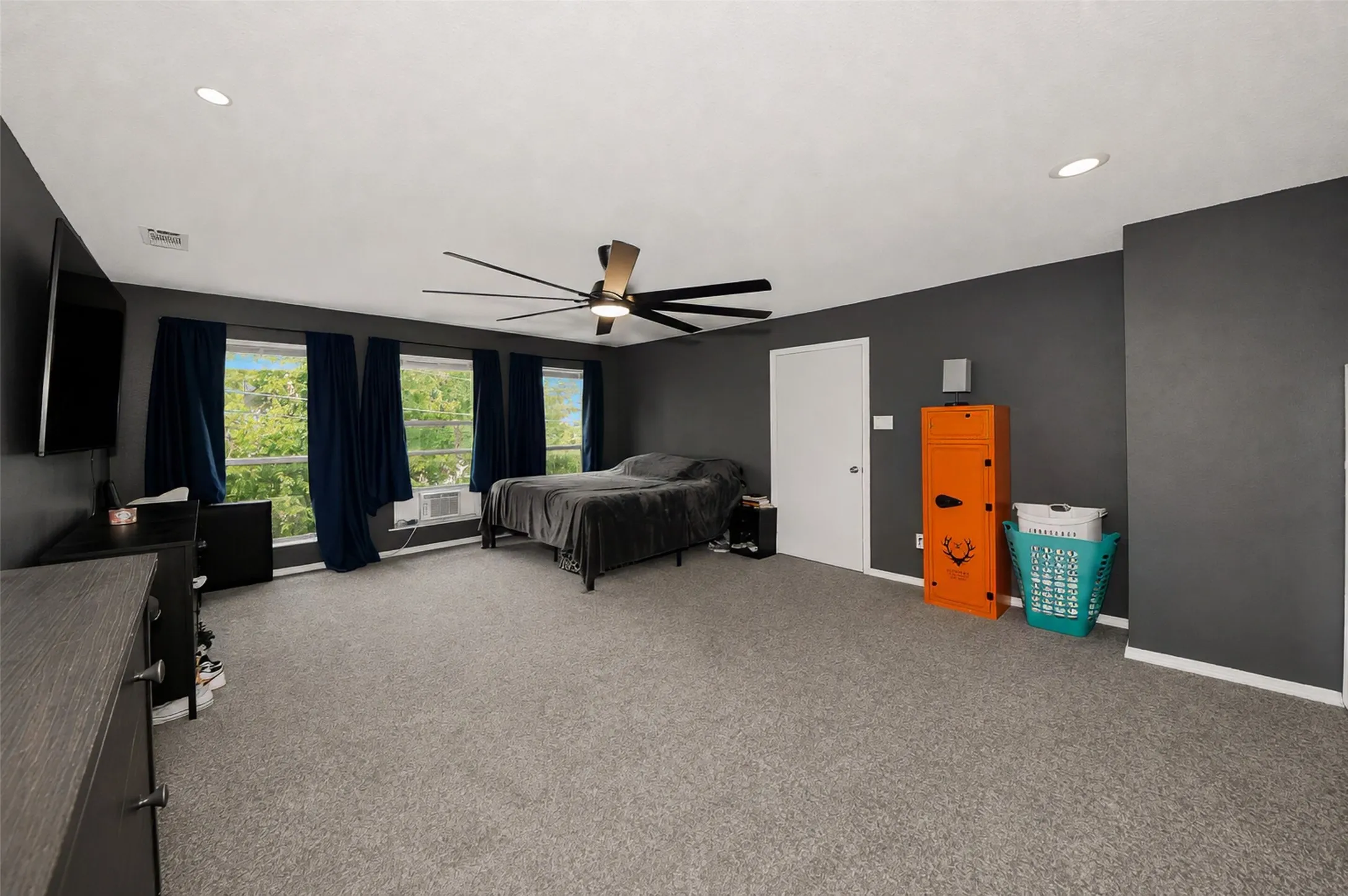 Single Family Residence For Sale in Dallas County , 3414 Urban Drive, Garland, Texas 75041, 5 Bedroom, 3 Bathroom, Garage spaces, 3,100 Sqft, built in 1967, mls#21367416, Real Estate Agent in Garland, Homes For Sale in Dallas county, Homes For Sale in Garland, Realtor in Garland Texas, Real Estate Brokerage Independent Realty Texas, Luminita Cordes Realtor
