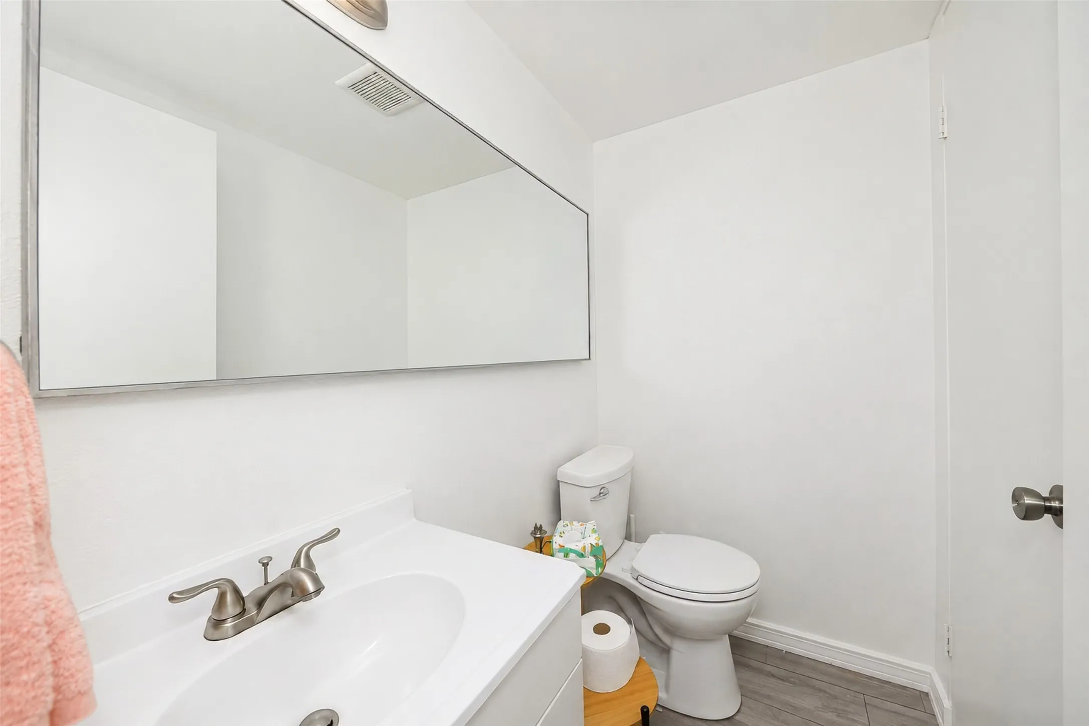Single Family Residence For Sale in Dallas County , 3414 Urban Drive, Garland, Texas 75041, 5 Bedroom, 3 Bathroom, Garage spaces, 3,100 Sqft, built in 1967, mls#21367416, Real Estate Agent in Garland, Homes For Sale in Dallas county, Homes For Sale in Garland, Realtor in Garland Texas, Real Estate Brokerage Independent Realty Texas, Luminita Cordes Realtor