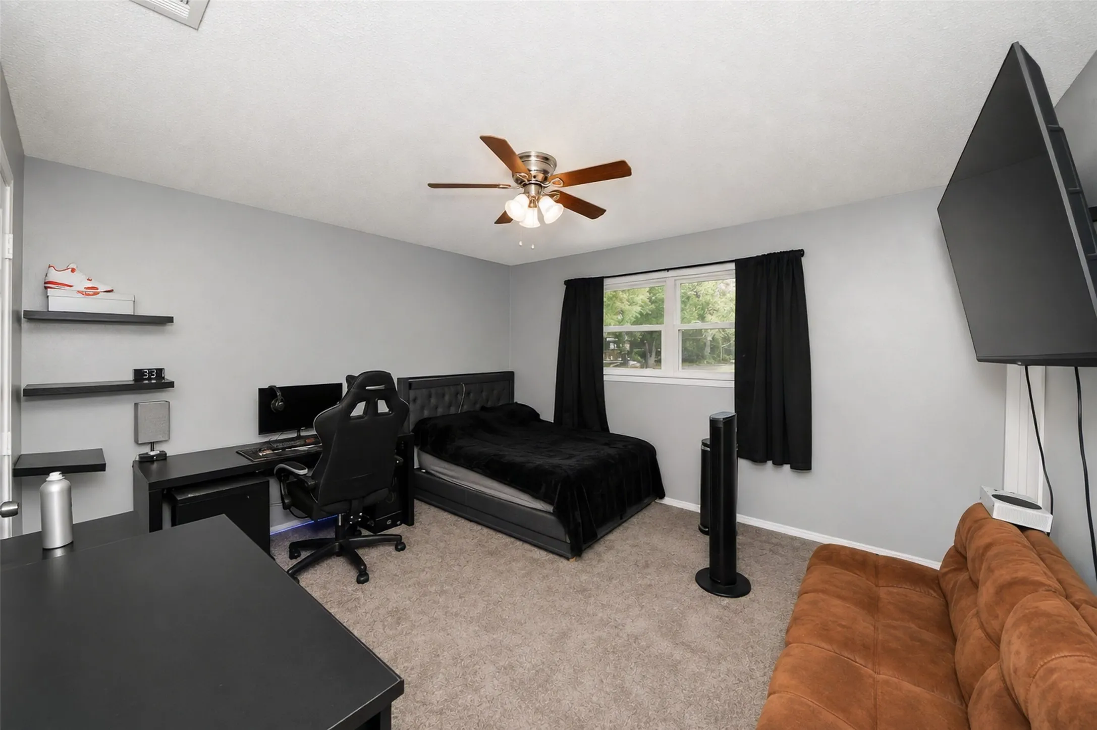 Single Family Residence For Sale in Dallas County , 3414 Urban Drive, Garland, Texas 75041, 5 Bedroom, 3 Bathroom, Garage spaces, 3,100 Sqft, built in 1967, mls#21367416, Real Estate Agent in Garland, Homes For Sale in Dallas county, Homes For Sale in Garland, Realtor in Garland Texas, Real Estate Brokerage Independent Realty Texas, Luminita Cordes Realtor