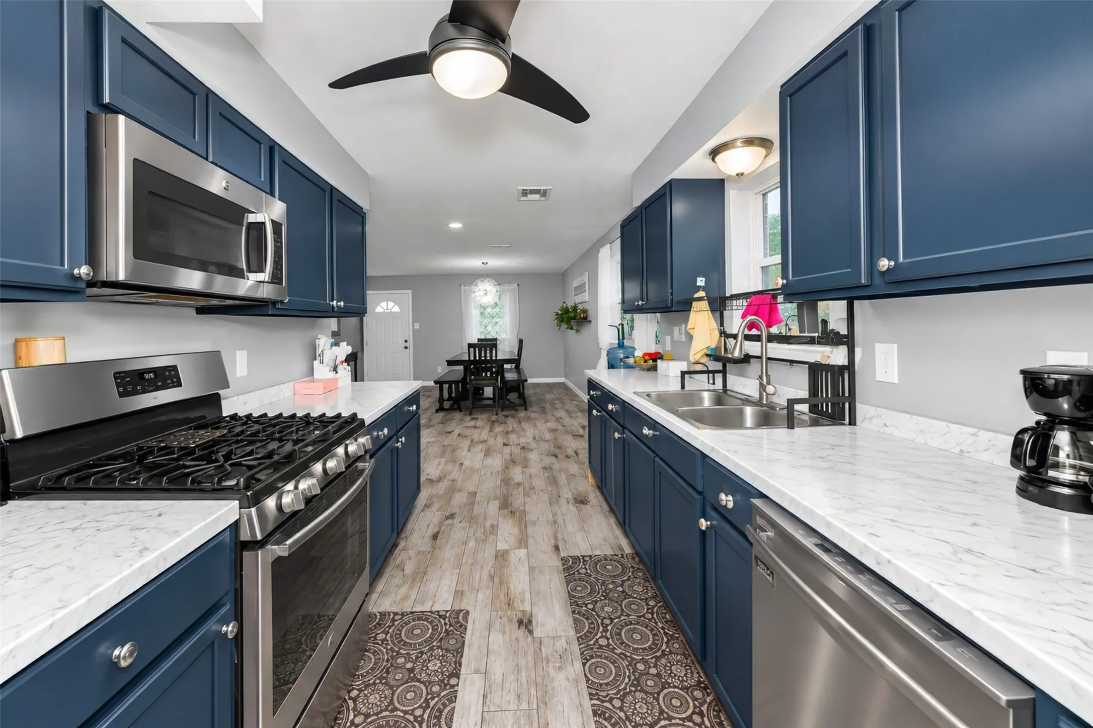 Single Family Residence For Sale in Dallas County , 3414 Urban Drive, Garland, Texas 75041, 5 Bedroom, 3 Bathroom, Garage spaces, 3,100 Sqft, built in 1967, mls#21367416, Real Estate Agent in Garland, Homes For Sale in Dallas county, Homes For Sale in Garland, Realtor in Garland Texas, Real Estate Brokerage Independent Realty Texas, Luminita Cordes Realtor