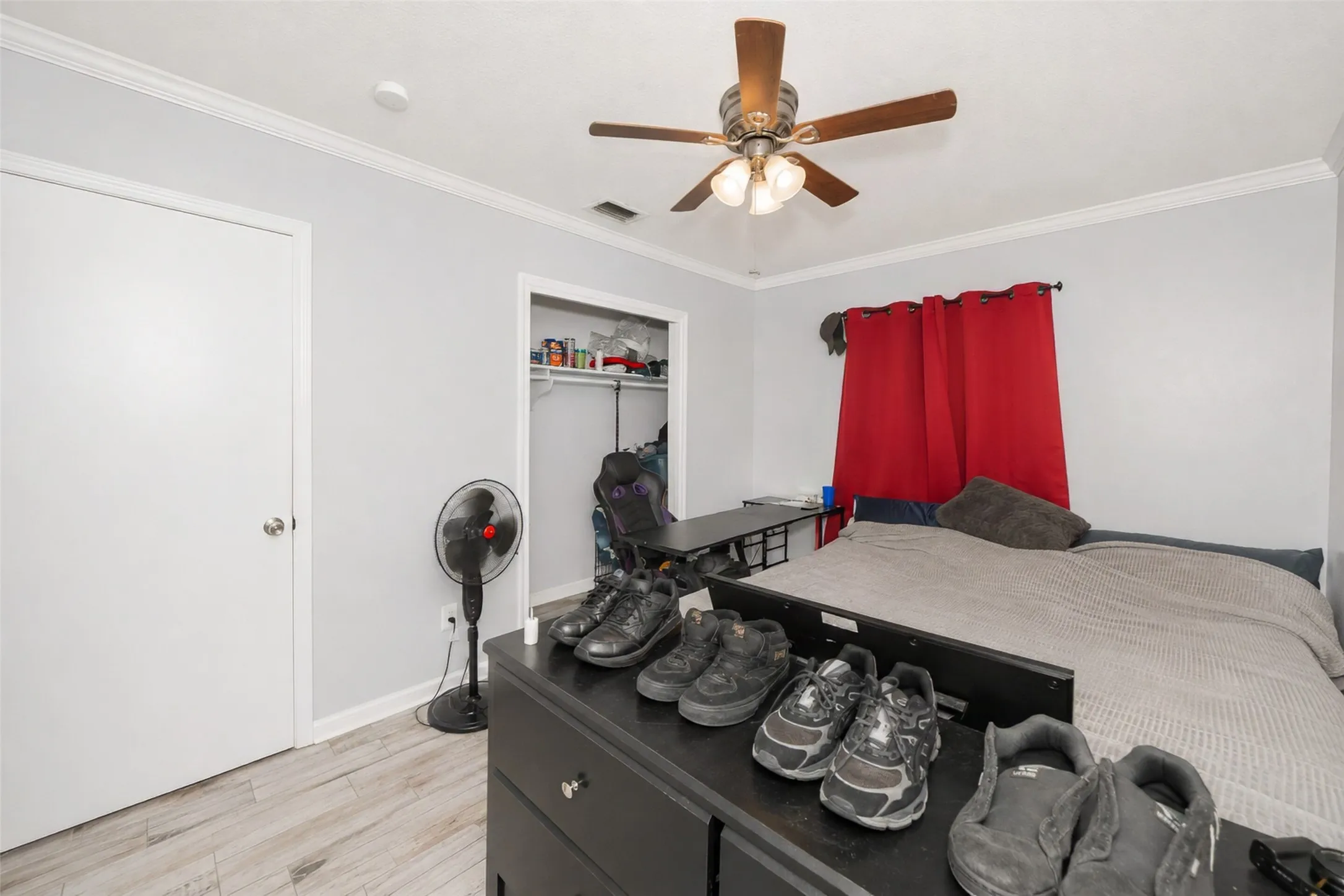 Single Family Residence For Sale in Dallas County , 3414 Urban Drive, Garland, Texas 75041, 5 Bedroom, 3 Bathroom, Garage spaces, 3,100 Sqft, built in 1967, mls#21367416, Real Estate Agent in Garland, Homes For Sale in Dallas county, Homes For Sale in Garland, Realtor in Garland Texas, Real Estate Brokerage Independent Realty Texas, Luminita Cordes Realtor