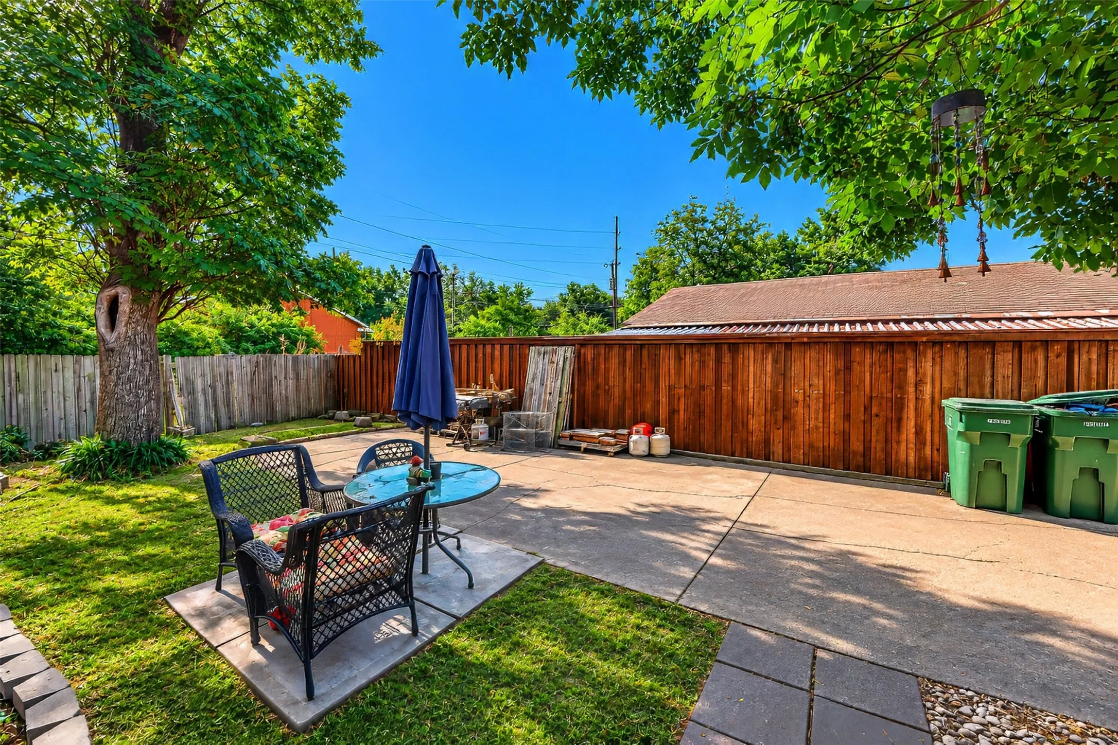 Single Family Residence For Sale in Dallas County , 3414 Urban Drive, Garland, Texas 75041, 5 Bedroom, 3 Bathroom, Garage spaces, 3,100 Sqft, built in 1967, mls#21367416, Real Estate Agent in Garland, Homes For Sale in Dallas county, Homes For Sale in Garland, Realtor in Garland Texas, Real Estate Brokerage Independent Realty Texas, Luminita Cordes Realtor