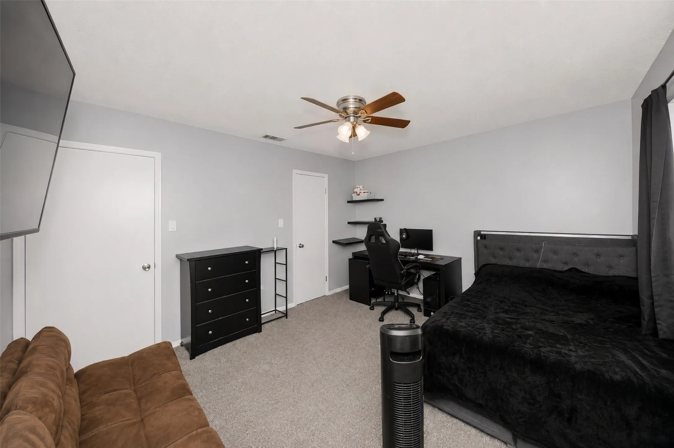 Single Family Residence For Sale in Dallas County , 3414 Urban Drive, Garland, Texas 75041, 5 Bedroom, 3 Bathroom, Garage spaces, 3,100 Sqft, built in 1967, mls#21367416, Real Estate Agent in Garland, Homes For Sale in Dallas county, Homes For Sale in Garland, Realtor in Garland Texas, Real Estate Brokerage Independent Realty Texas, Luminita Cordes Realtor