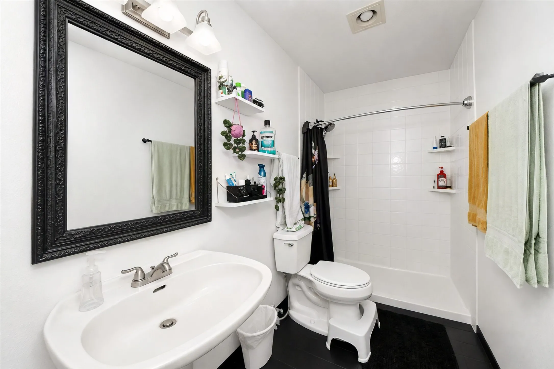Single Family Residence For Sale in Dallas County , 3414 Urban Drive, Garland, Texas 75041, 5 Bedroom, 3 Bathroom, Garage spaces, 3,100 Sqft, built in 1967, mls#21367416, Real Estate Agent in Garland, Homes For Sale in Dallas county, Homes For Sale in Garland, Realtor in Garland Texas, Real Estate Brokerage Independent Realty Texas, Luminita Cordes Realtor