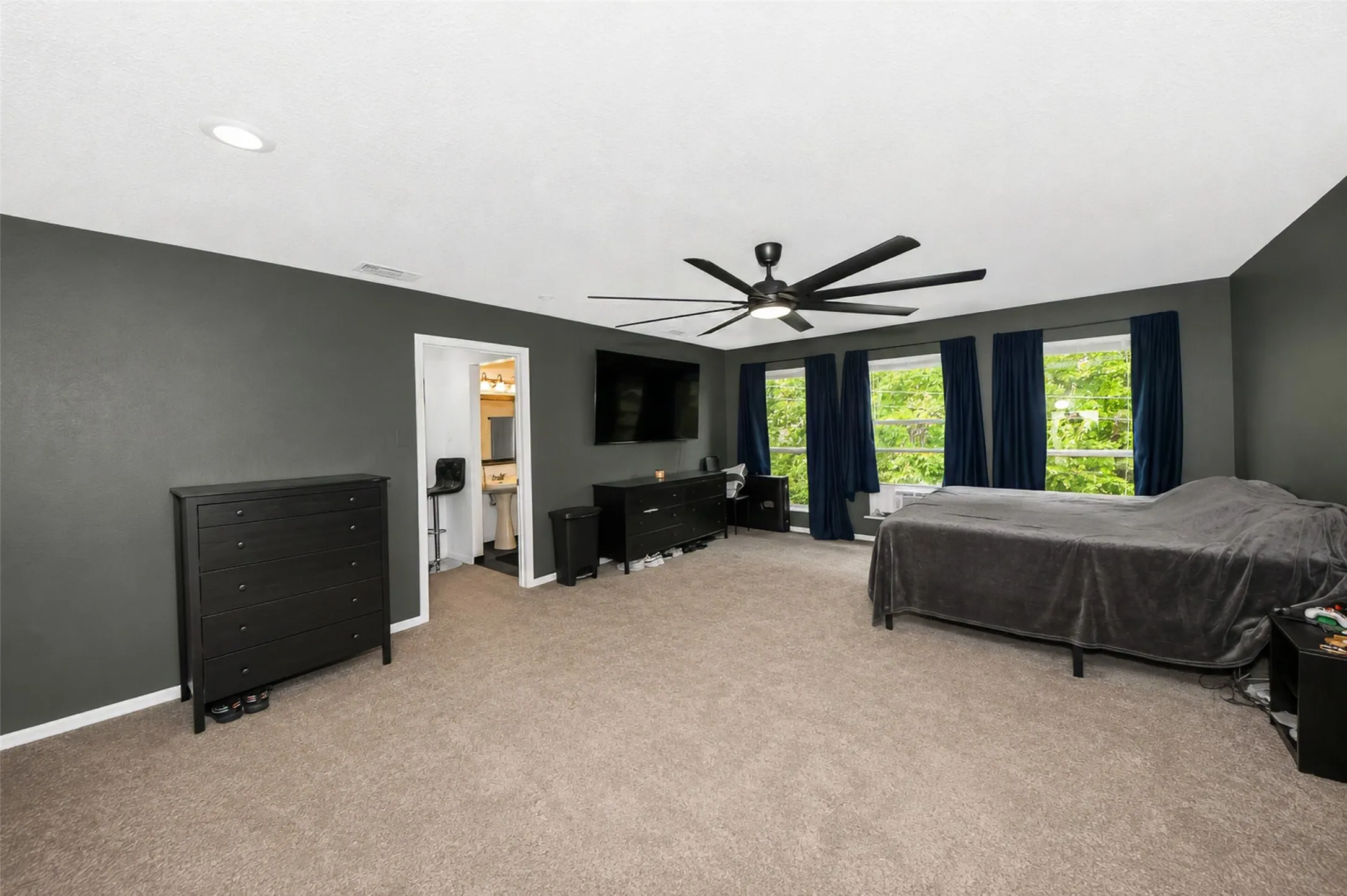 Single Family Residence For Sale in Dallas County , 3414 Urban Drive, Garland, Texas 75041, 5 Bedroom, 3 Bathroom, Garage spaces, 3,100 Sqft, built in 1967, mls#21367416, Real Estate Agent in Garland, Homes For Sale in Dallas county, Homes For Sale in Garland, Realtor in Garland Texas, Real Estate Brokerage Independent Realty Texas, Luminita Cordes Realtor