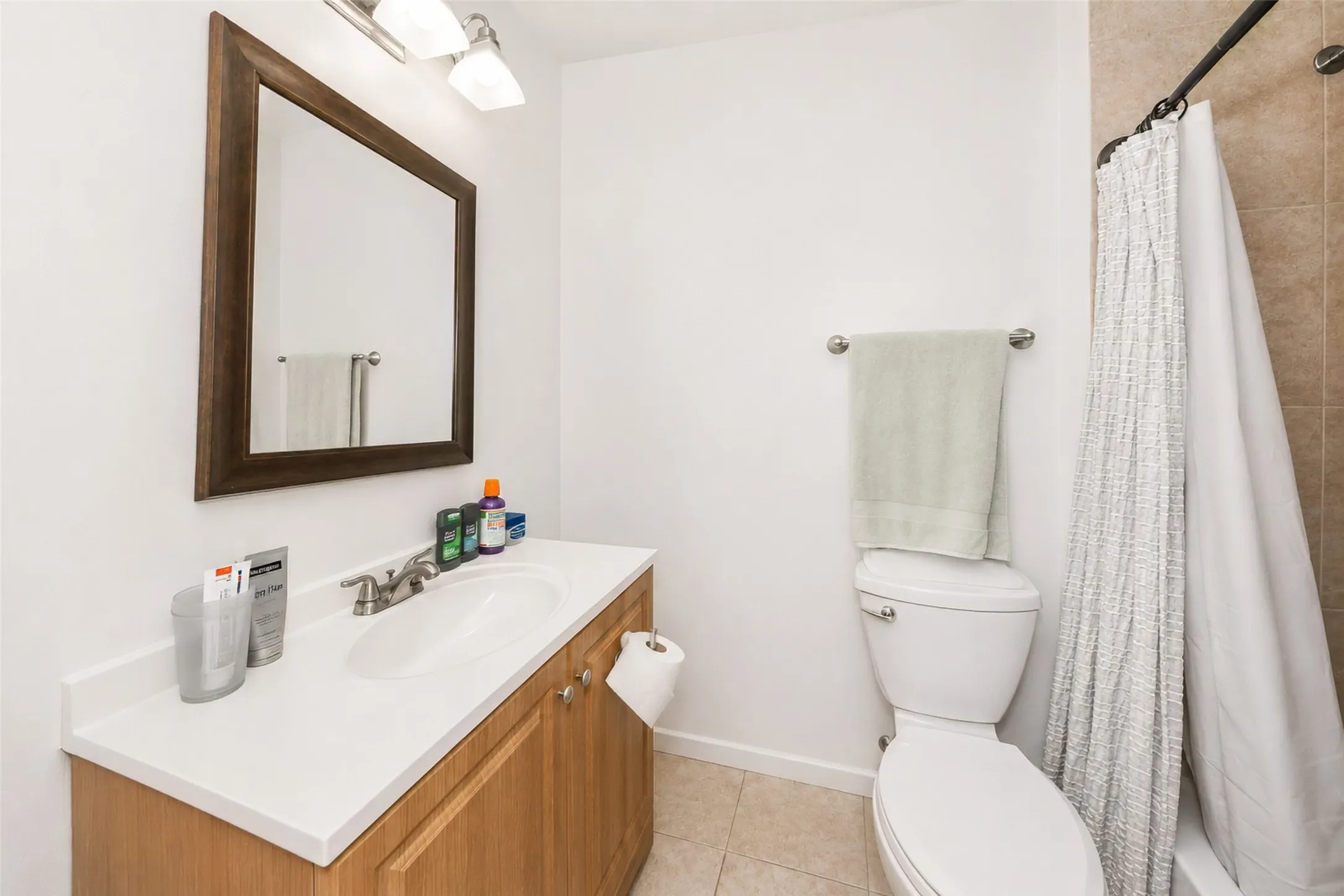 Single Family Residence For Sale in Dallas County , 3414 Urban Drive, Garland, Texas 75041, 5 Bedroom, 3 Bathroom, Garage spaces, 3,100 Sqft, built in 1967, mls#21367416, Real Estate Agent in Garland, Homes For Sale in Dallas county, Homes For Sale in Garland, Realtor in Garland Texas, Real Estate Brokerage Independent Realty Texas, Luminita Cordes Realtor