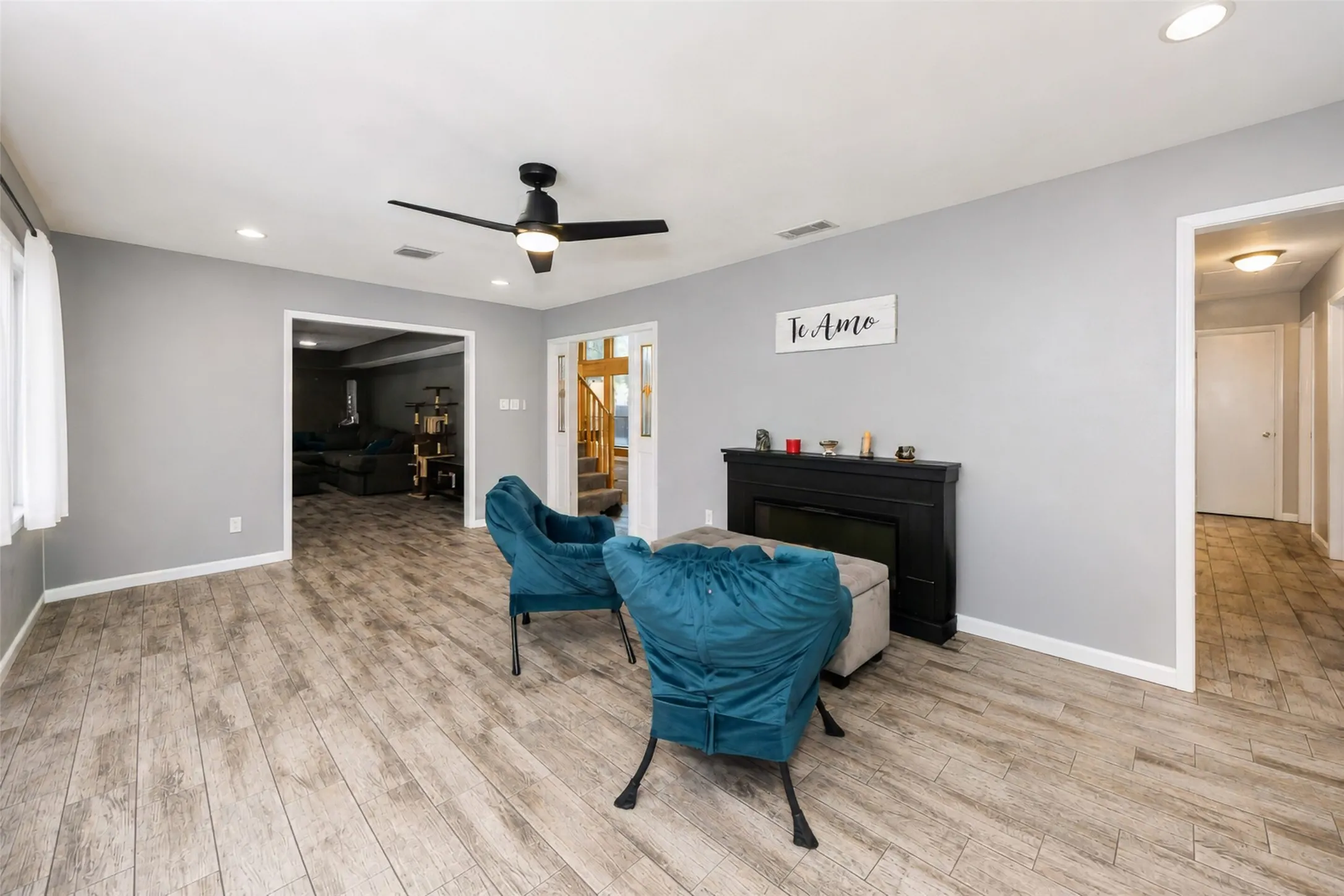 Single Family Residence For Sale in Dallas County , 3414 Urban Drive, Garland, Texas 75041, 5 Bedroom, 3 Bathroom, Garage spaces, 3,100 Sqft, built in 1967, mls#21367416, Real Estate Agent in Garland, Homes For Sale in Dallas county, Homes For Sale in Garland, Realtor in Garland Texas, Real Estate Brokerage Independent Realty Texas, Luminita Cordes Realtor