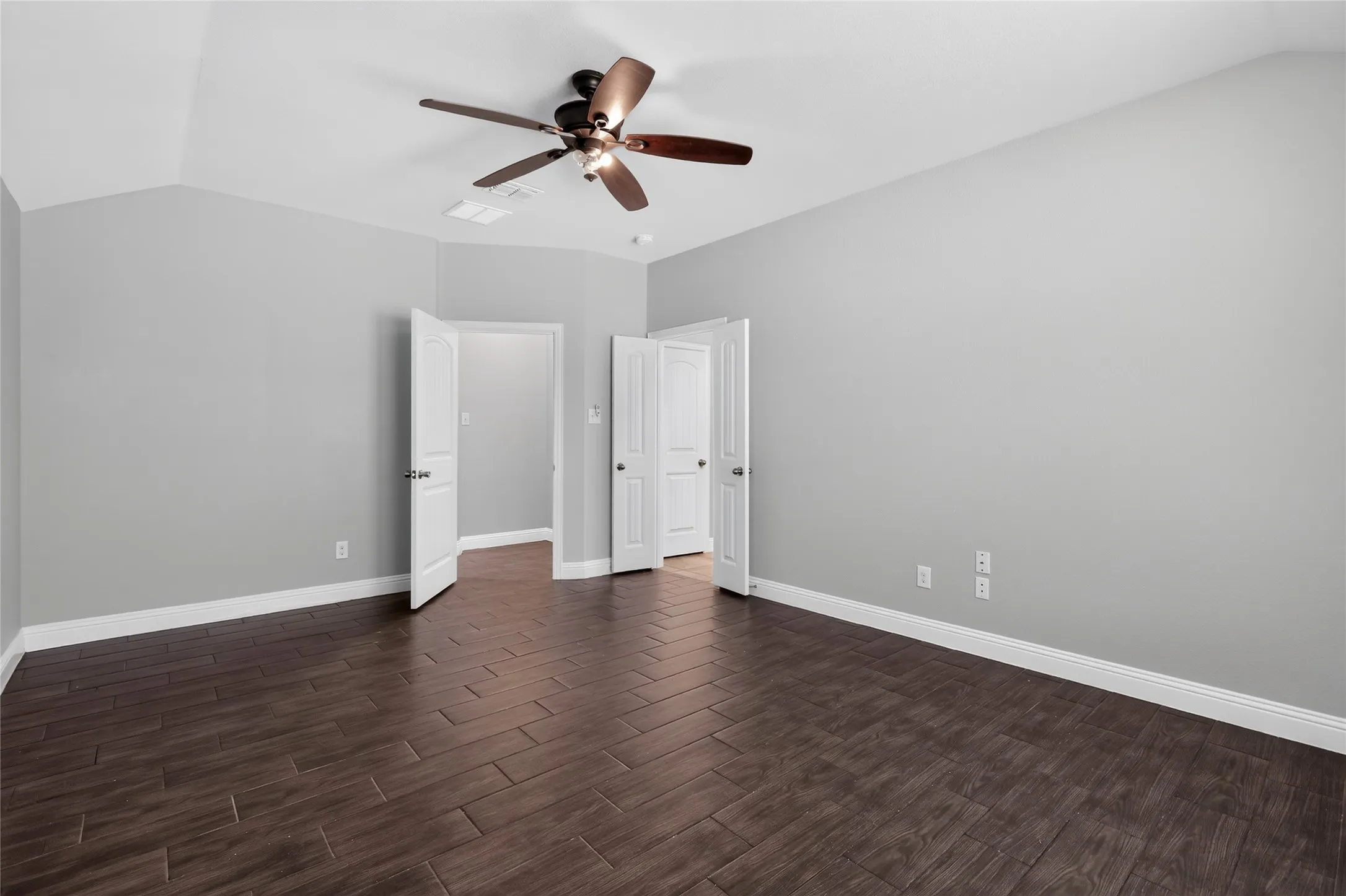 Single Family Residence For Sale in Tarrant County , 7526 Park Avenue, Forest Hill, Texas 76140, 4 Bedroom, 2 Bathroom, 2 Garage spaces, 2,052 Sqft, built in 2017, mls#21356444, Real Estate Agent in Forest Hill, Homes For Sale in Tarrant county, Homes For Sale in Forest Hill, Realtor in Forest Hill Texas, Real Estate Brokerage Independent Realty Texas, Luminita Cordes Realtor
