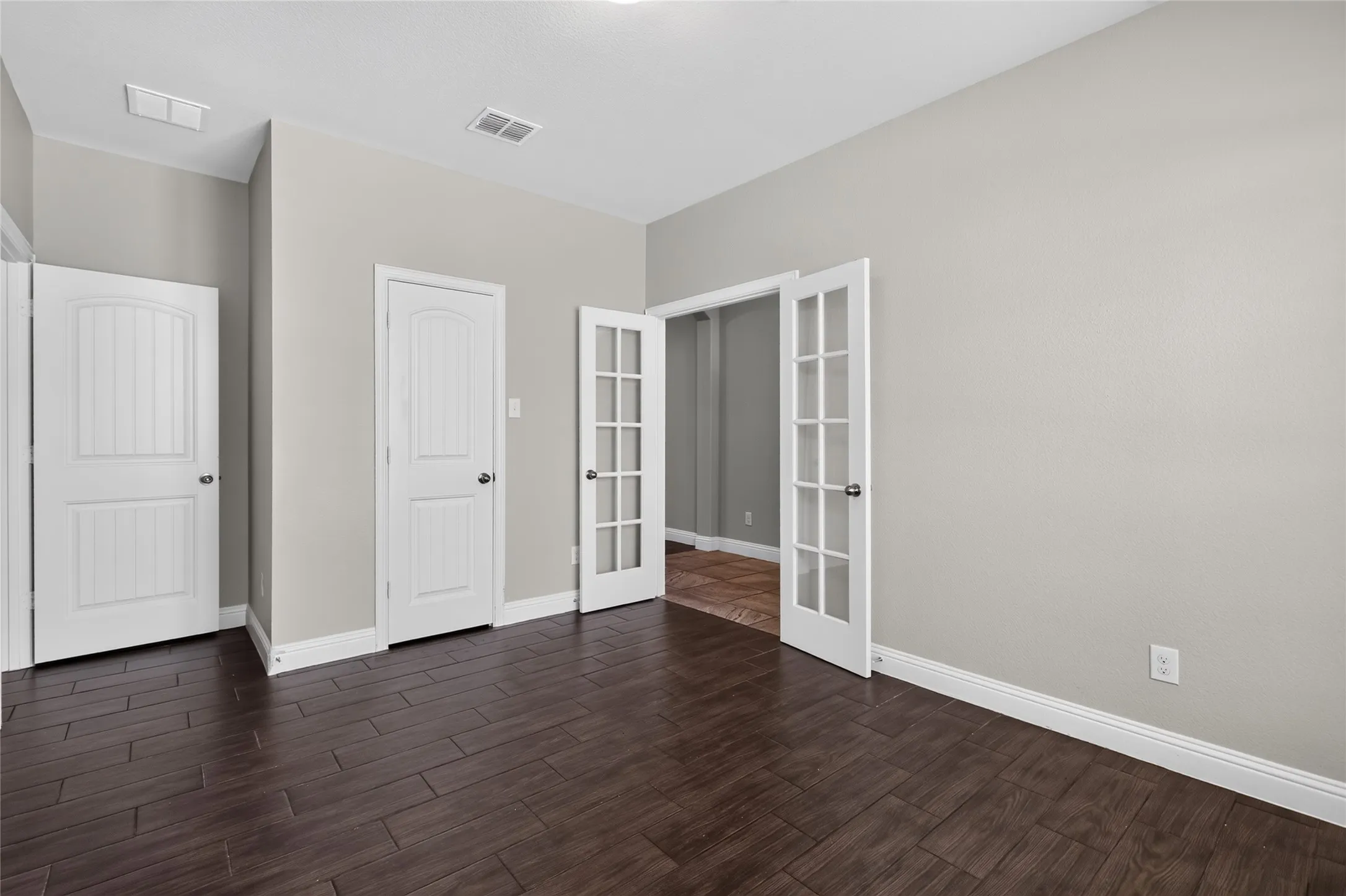 Single Family Residence For Sale in Tarrant County , 7526 Park Avenue, Forest Hill, Texas 76140, 4 Bedroom, 2 Bathroom, 2 Garage spaces, 2,052 Sqft, built in 2017, mls#21356444, Real Estate Agent in Forest Hill, Homes For Sale in Tarrant county, Homes For Sale in Forest Hill, Realtor in Forest Hill Texas, Real Estate Brokerage Independent Realty Texas, Luminita Cordes Realtor