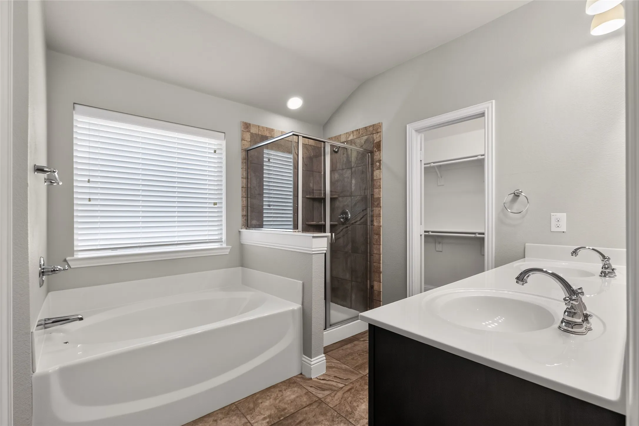 Single Family Residence For Sale in Tarrant County , 7526 Park Avenue, Forest Hill, Texas 76140, 4 Bedroom, 2 Bathroom, 2 Garage spaces, 2,052 Sqft, built in 2017, mls#21356444, Real Estate Agent in Forest Hill, Homes For Sale in Tarrant county, Homes For Sale in Forest Hill, Realtor in Forest Hill Texas, Real Estate Brokerage Independent Realty Texas, Luminita Cordes Realtor