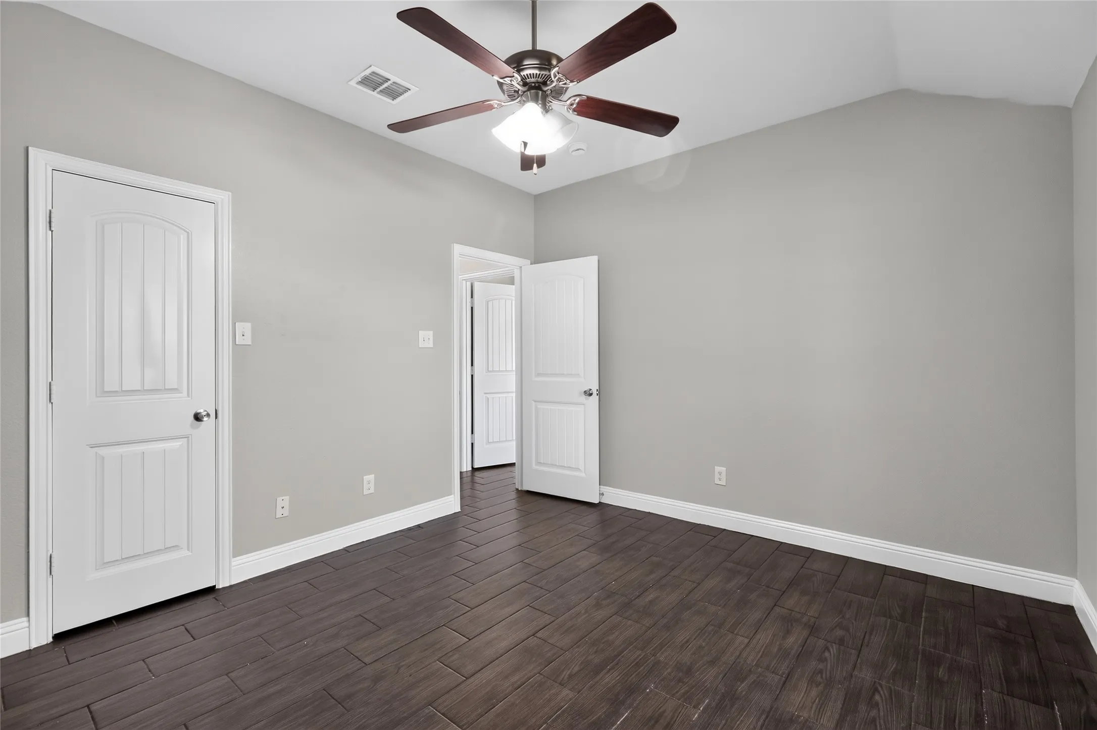 Single Family Residence For Sale in Tarrant County , 7526 Park Avenue, Forest Hill, Texas 76140, 4 Bedroom, 2 Bathroom, 2 Garage spaces, 2,052 Sqft, built in 2017, mls#21356444, Real Estate Agent in Forest Hill, Homes For Sale in Tarrant county, Homes For Sale in Forest Hill, Realtor in Forest Hill Texas, Real Estate Brokerage Independent Realty Texas, Luminita Cordes Realtor
