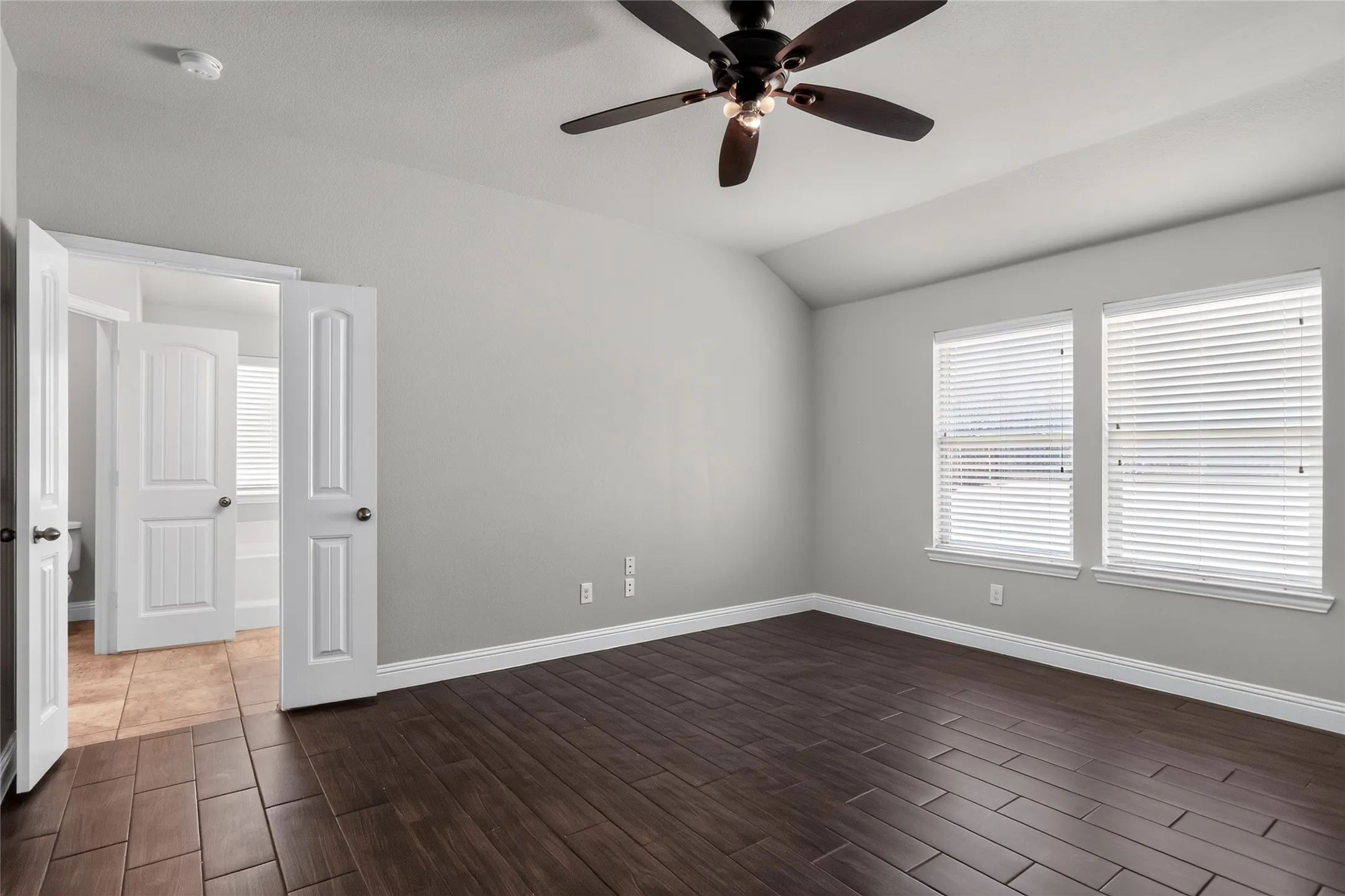 Single Family Residence For Sale in Tarrant County , 7526 Park Avenue, Forest Hill, Texas 76140, 4 Bedroom, 2 Bathroom, 2 Garage spaces, 2,052 Sqft, built in 2017, mls#21356444, Real Estate Agent in Forest Hill, Homes For Sale in Tarrant county, Homes For Sale in Forest Hill, Realtor in Forest Hill Texas, Real Estate Brokerage Independent Realty Texas, Luminita Cordes Realtor