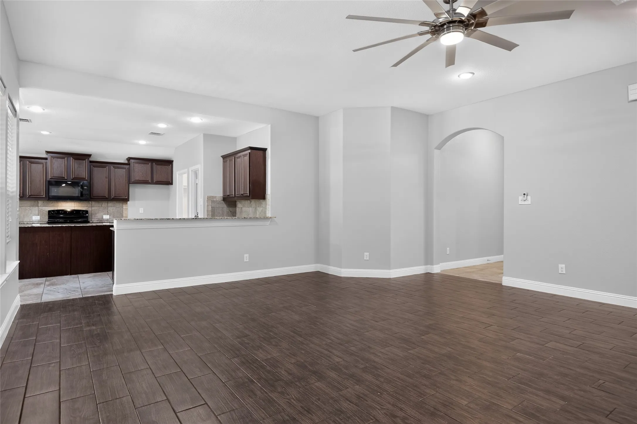 Single Family Residence For Sale in Tarrant County , 7526 Park Avenue, Forest Hill, Texas 76140, 4 Bedroom, 2 Bathroom, 2 Garage spaces, 2,052 Sqft, built in 2017, mls#21356444, Real Estate Agent in Forest Hill, Homes For Sale in Tarrant county, Homes For Sale in Forest Hill, Realtor in Forest Hill Texas, Real Estate Brokerage Independent Realty Texas, Luminita Cordes Realtor