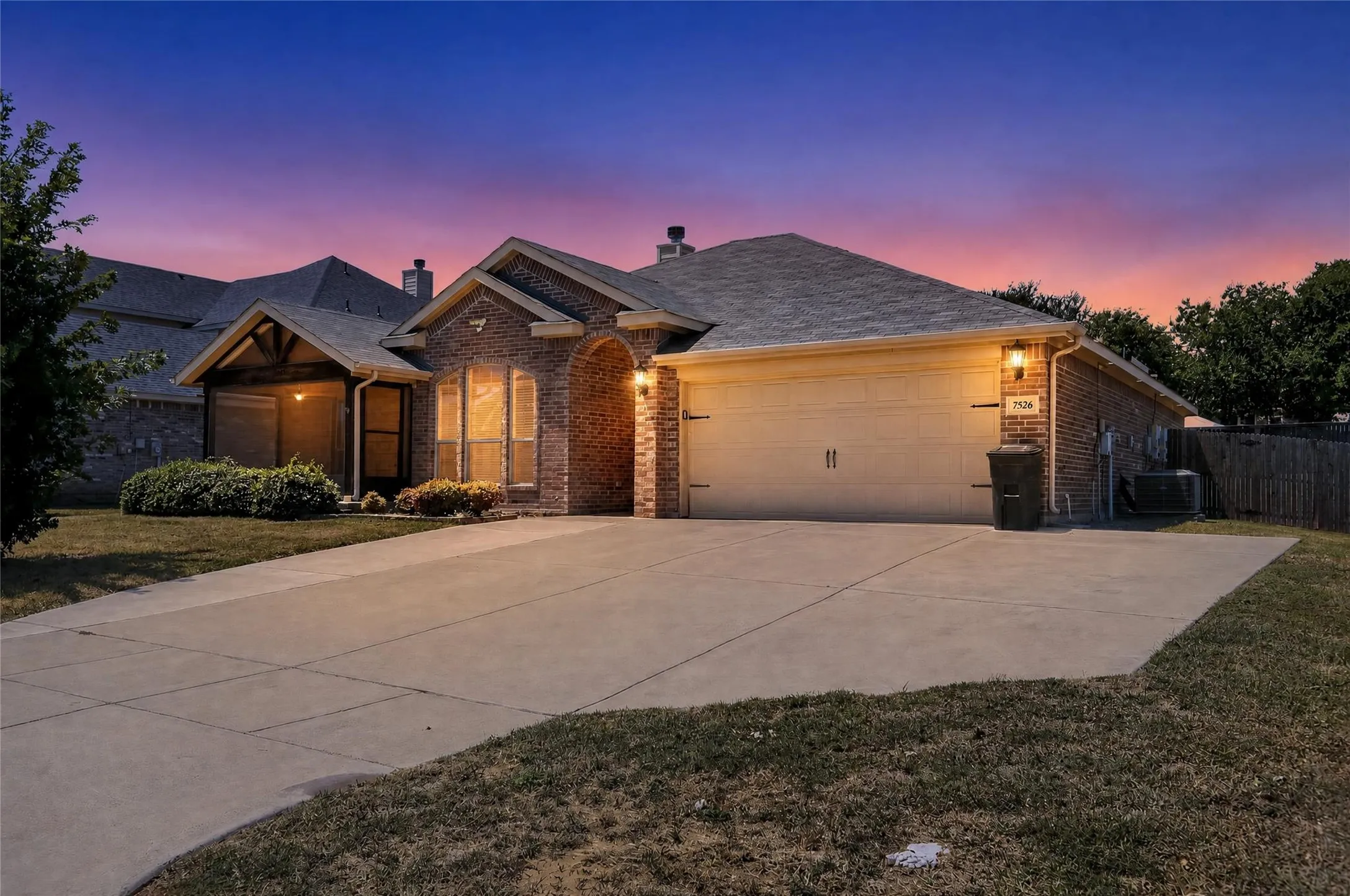 Single Family Residence For Sale in Tarrant County , 7526 Park Avenue, Forest Hill, Texas 76140, 4 Bedroom, 2 Bathroom, 2 Garage spaces, 2,052 Sqft, built in 2017, mls#21356444, Real Estate Agent in Forest Hill, Homes For Sale in Tarrant county, Homes For Sale in Forest Hill, Realtor in Forest Hill Texas, Real Estate Brokerage Independent Realty Texas, Luminita Cordes Realtor
