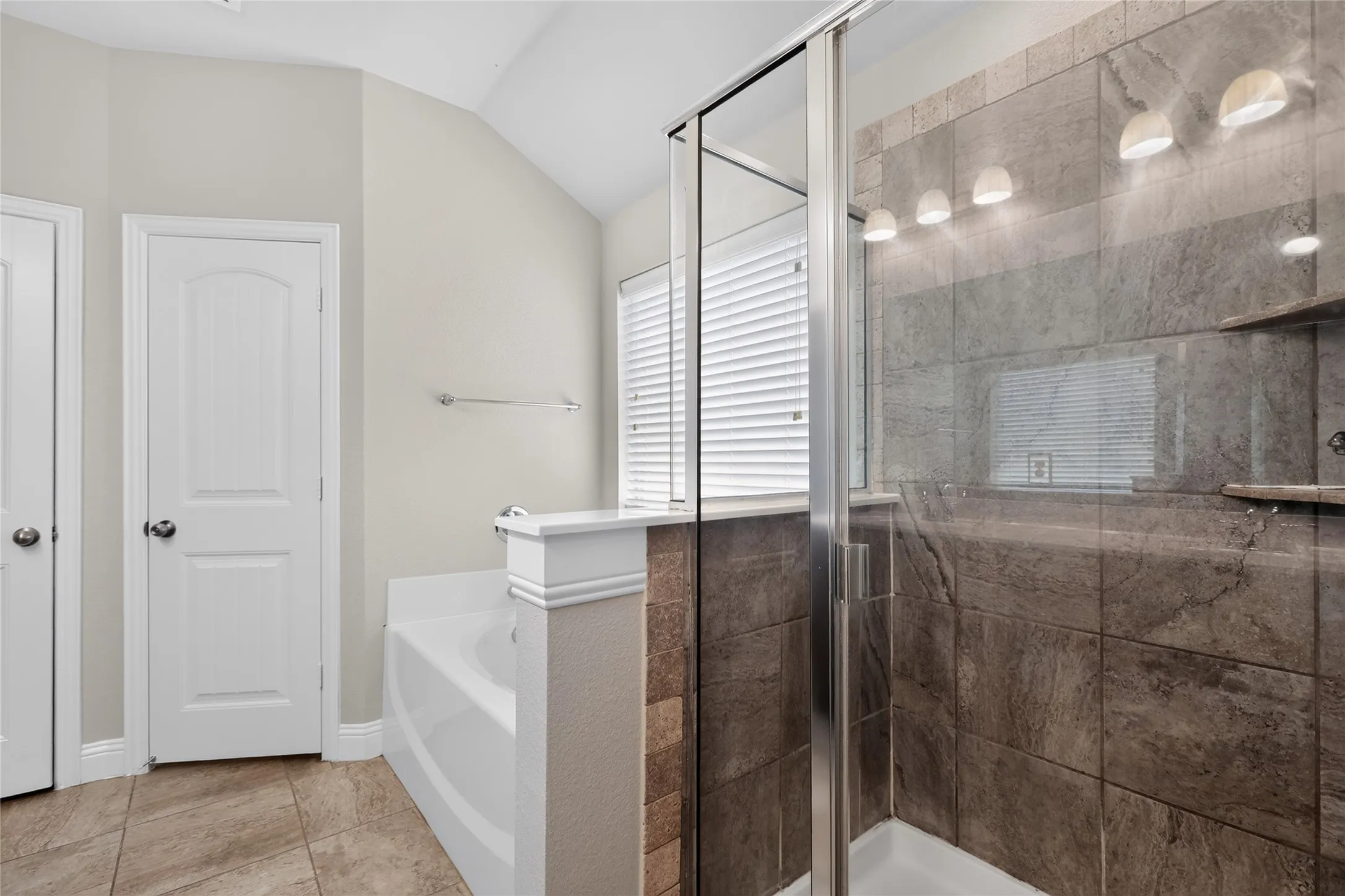Single Family Residence For Sale in Tarrant County , 7526 Park Avenue, Forest Hill, Texas 76140, 4 Bedroom, 2 Bathroom, 2 Garage spaces, 2,052 Sqft, built in 2017, mls#21356444, Real Estate Agent in Forest Hill, Homes For Sale in Tarrant county, Homes For Sale in Forest Hill, Realtor in Forest Hill Texas, Real Estate Brokerage Independent Realty Texas, Luminita Cordes Realtor