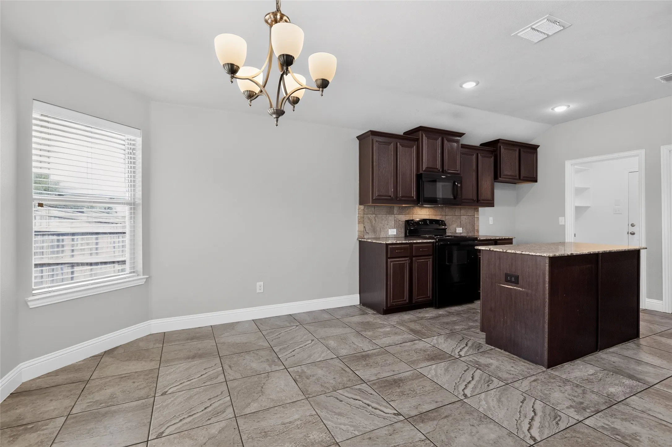 Single Family Residence For Sale in Tarrant County , 7526 Park Avenue, Forest Hill, Texas 76140, 4 Bedroom, 2 Bathroom, 2 Garage spaces, 2,052 Sqft, built in 2017, mls#21356444, Real Estate Agent in Forest Hill, Homes For Sale in Tarrant county, Homes For Sale in Forest Hill, Realtor in Forest Hill Texas, Real Estate Brokerage Independent Realty Texas, Luminita Cordes Realtor