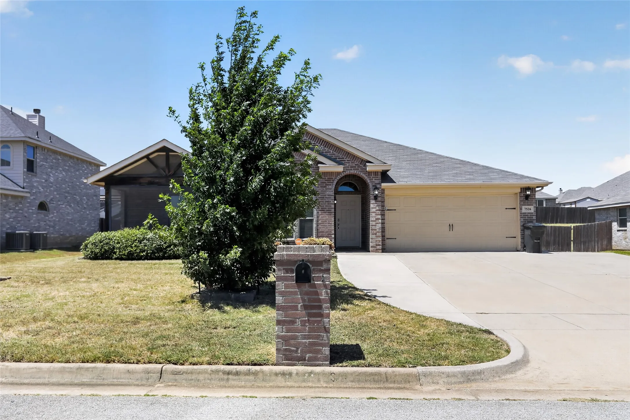 Single Family Residence For Sale in Tarrant County , 7526 Park Avenue, Forest Hill, Texas 76140, 4 Bedroom, 2 Bathroom, 2 Garage spaces, 2,052 Sqft, built in 2017, mls#21356444, Real Estate Agent in Forest Hill, Homes For Sale in Tarrant county, Homes For Sale in Forest Hill, Realtor in Forest Hill Texas, Real Estate Brokerage Independent Realty Texas, Luminita Cordes Realtor