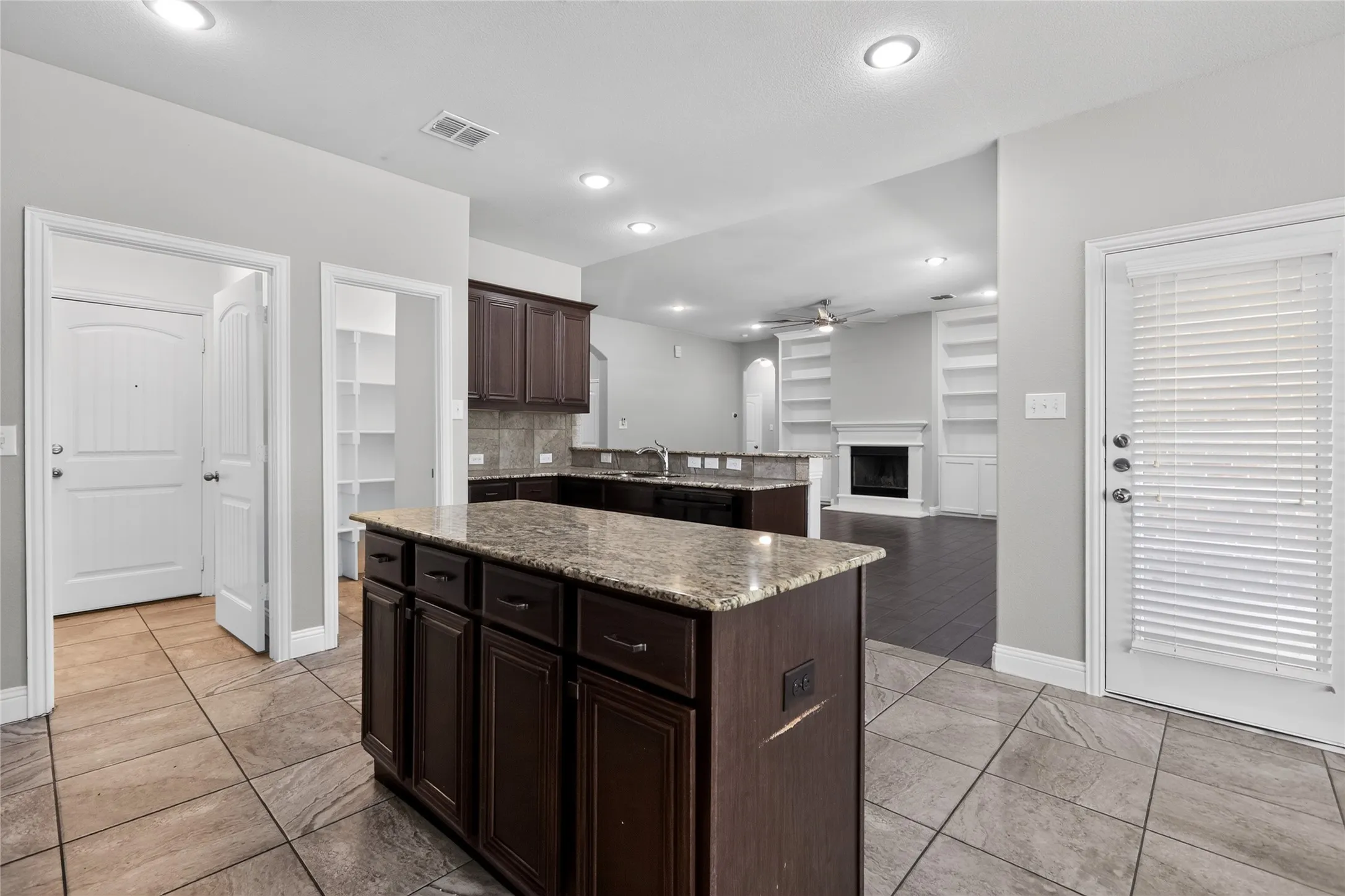 Single Family Residence For Sale in Tarrant County , 7526 Park Avenue, Forest Hill, Texas 76140, 4 Bedroom, 2 Bathroom, 2 Garage spaces, 2,052 Sqft, built in 2017, mls#21356444, Real Estate Agent in Forest Hill, Homes For Sale in Tarrant county, Homes For Sale in Forest Hill, Realtor in Forest Hill Texas, Real Estate Brokerage Independent Realty Texas, Luminita Cordes Realtor