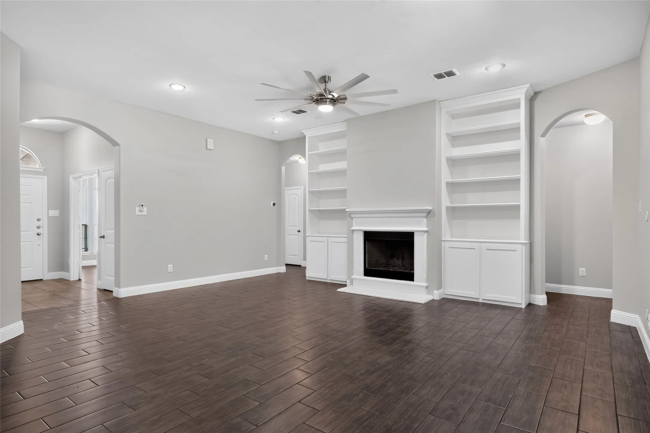 Single Family Residence For Sale in Tarrant County , 7526 Park Avenue, Forest Hill, Texas 76140, 4 Bedroom, 2 Bathroom, 2 Garage spaces, 2,052 Sqft, built in 2017, mls#21356444, Real Estate Agent in Forest Hill, Homes For Sale in Tarrant county, Homes For Sale in Forest Hill, Realtor in Forest Hill Texas, Real Estate Brokerage Independent Realty Texas, Luminita Cordes Realtor
