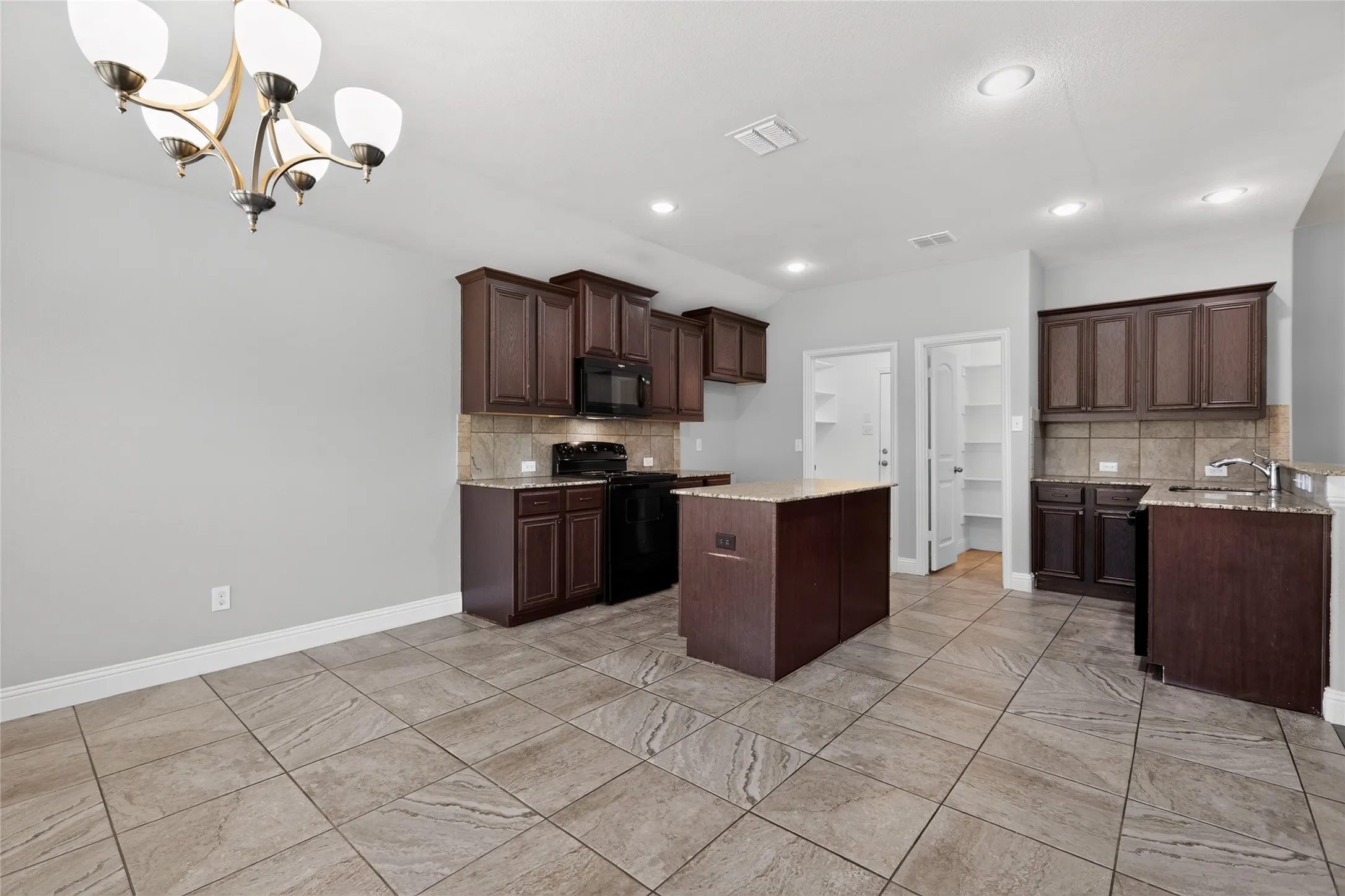 Single Family Residence For Sale in Tarrant County , 7526 Park Avenue, Forest Hill, Texas 76140, 4 Bedroom, 2 Bathroom, 2 Garage spaces, 2,052 Sqft, built in 2017, mls#21356444, Real Estate Agent in Forest Hill, Homes For Sale in Tarrant county, Homes For Sale in Forest Hill, Realtor in Forest Hill Texas, Real Estate Brokerage Independent Realty Texas, Luminita Cordes Realtor