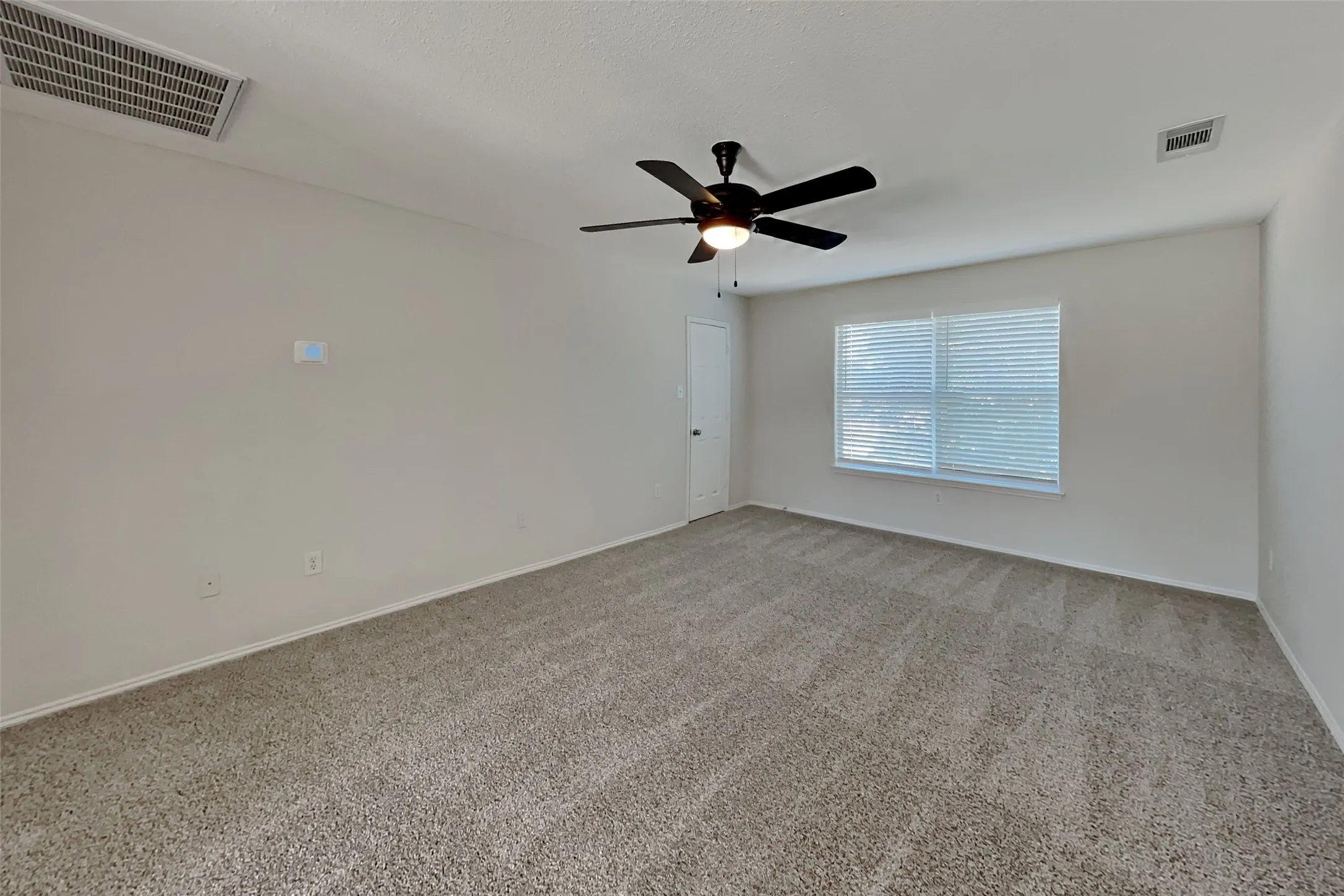 Single Family Residence For Rent in Tarrant County , 8712 Limestone Drive, Fort Worth, Texas 76244, 3 Bedroom, 3 Bathroom, 2 Garage spaces, 2,296 Sqft, built in 2001, mls#21368466, Real Estate Agent in Fort Worth, Homes For Rent in Tarrant county, Homes For Rent in Fort Worth, Realtor in Fort Worth Texas, Real Estate Brokerage Independent Realty Texas, Luminita Cordes Realtor