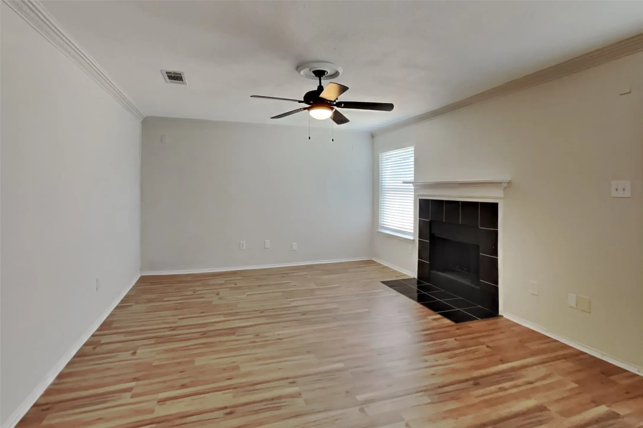 Single Family Residence For Rent in Tarrant County , 8712 Limestone Drive, Fort Worth, Texas 76244, 3 Bedroom, 3 Bathroom, 2 Garage spaces, 2,296 Sqft, built in 2001, mls#21368466, Real Estate Agent in Fort Worth, Homes For Rent in Tarrant county, Homes For Rent in Fort Worth, Realtor in Fort Worth Texas, Real Estate Brokerage Independent Realty Texas, Luminita Cordes Realtor