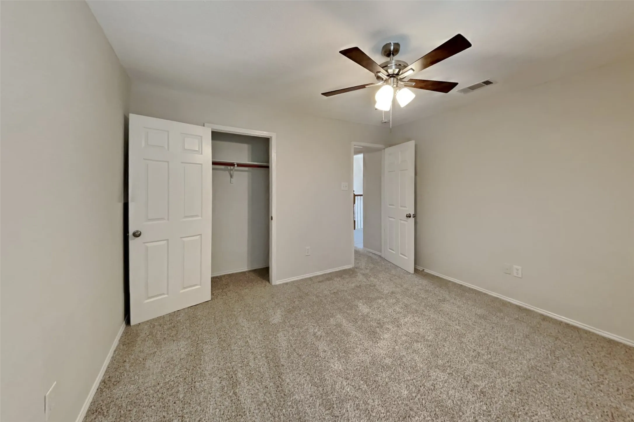 Single Family Residence For Rent in Tarrant County , 8712 Limestone Drive, Fort Worth, Texas 76244, 3 Bedroom, 3 Bathroom, 2 Garage spaces, 2,296 Sqft, built in 2001, mls#21368466, Real Estate Agent in Fort Worth, Homes For Rent in Tarrant county, Homes For Rent in Fort Worth, Realtor in Fort Worth Texas, Real Estate Brokerage Independent Realty Texas, Luminita Cordes Realtor