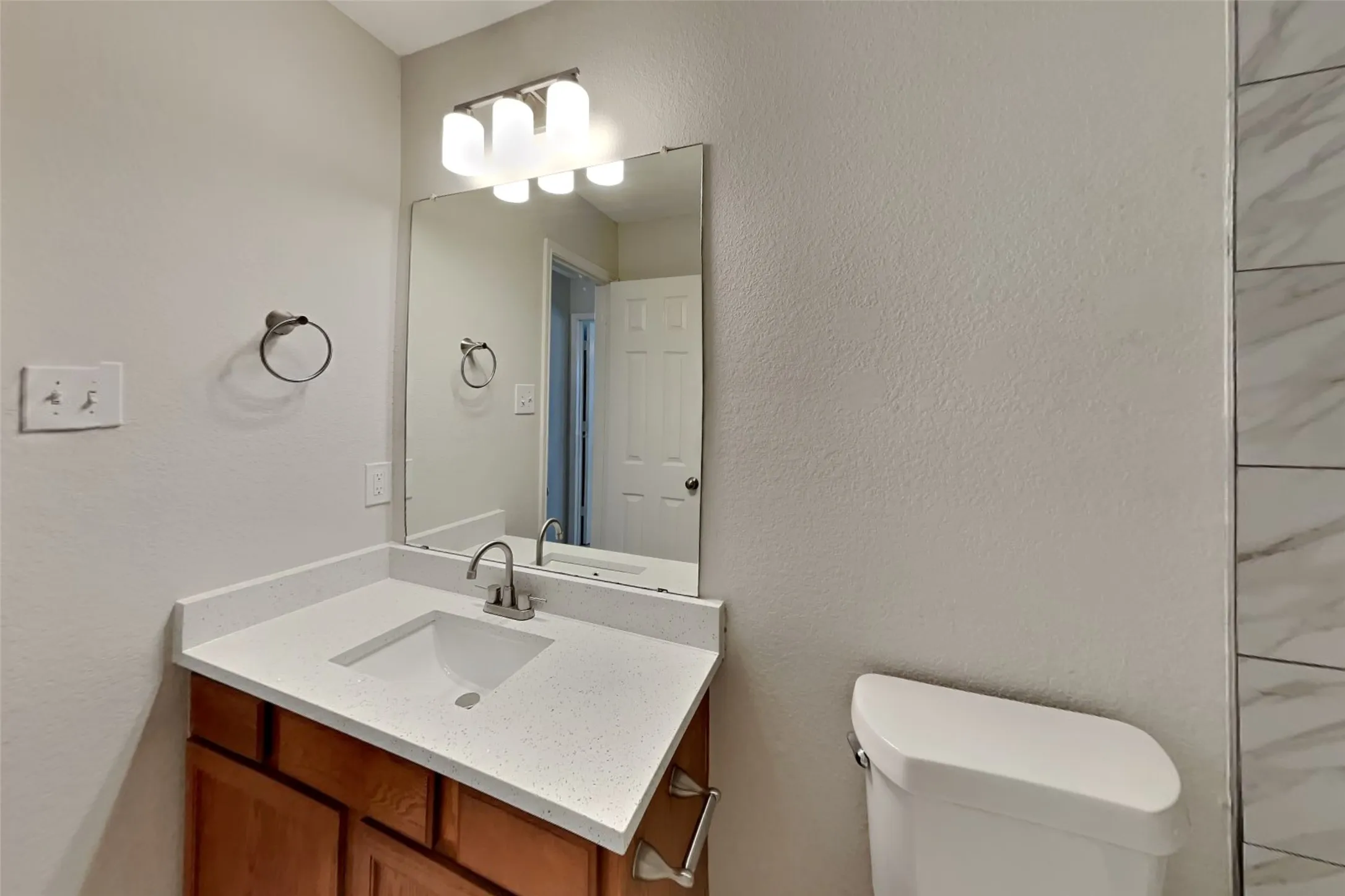 Single Family Residence For Rent in Tarrant County , 8712 Limestone Drive, Fort Worth, Texas 76244, 3 Bedroom, 3 Bathroom, 2 Garage spaces, 2,296 Sqft, built in 2001, mls#21368466, Real Estate Agent in Fort Worth, Homes For Rent in Tarrant county, Homes For Rent in Fort Worth, Realtor in Fort Worth Texas, Real Estate Brokerage Independent Realty Texas, Luminita Cordes Realtor