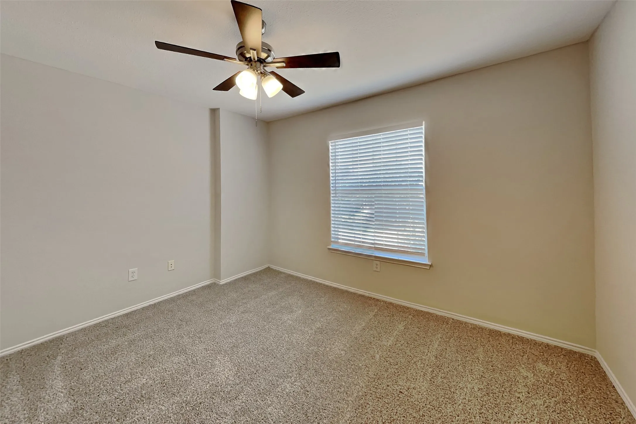 Single Family Residence For Rent in Tarrant County , 8712 Limestone Drive, Fort Worth, Texas 76244, 3 Bedroom, 3 Bathroom, 2 Garage spaces, 2,296 Sqft, built in 2001, mls#21368466, Real Estate Agent in Fort Worth, Homes For Rent in Tarrant county, Homes For Rent in Fort Worth, Realtor in Fort Worth Texas, Real Estate Brokerage Independent Realty Texas, Luminita Cordes Realtor