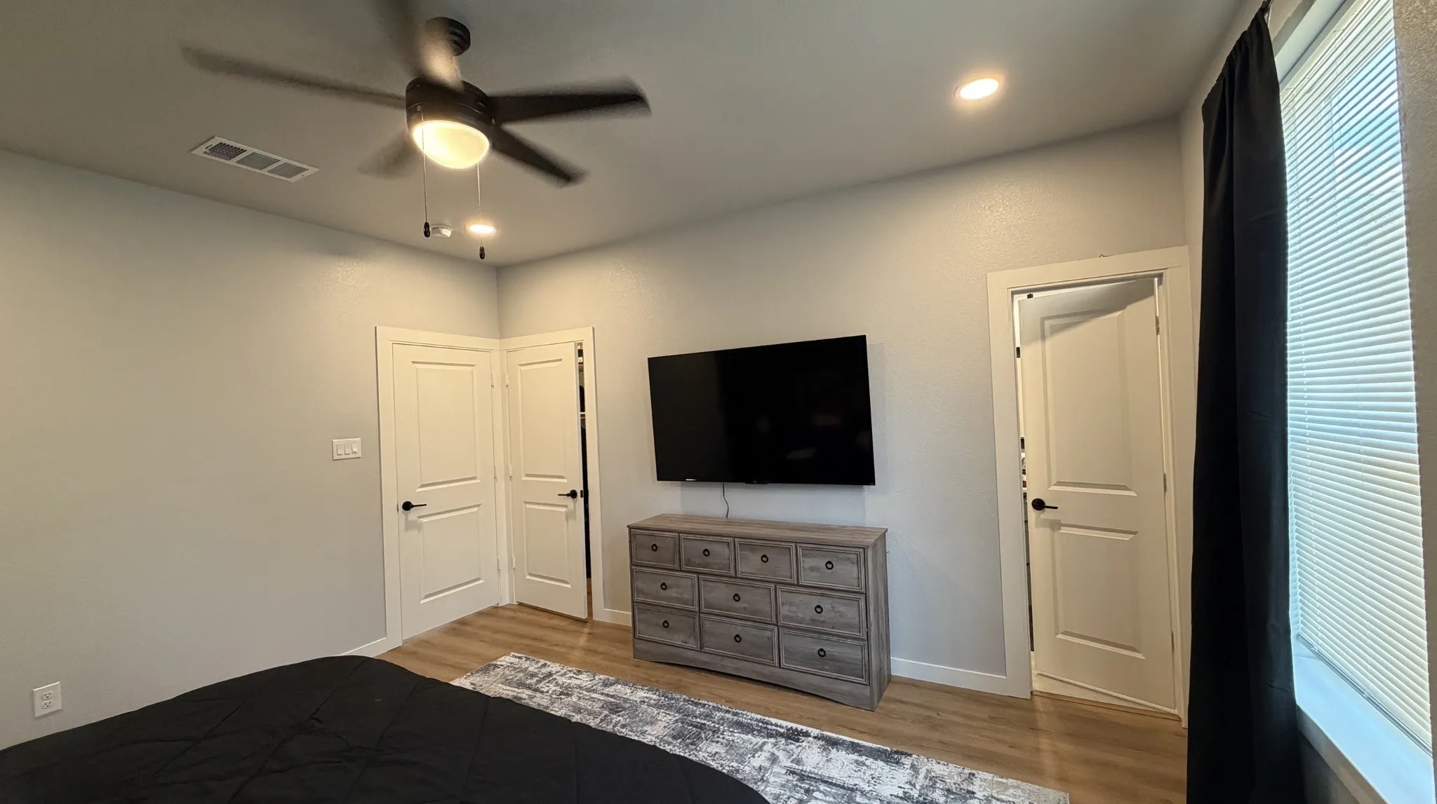 Duplex For Sale in Dallas County , 1650/1652 Hudspeth Avenue, Dallas, Texas 75216, 10 Bedroom, 8 Bathroom, 4 Garage spaces, 4,112 Sqft, built in 2024, mls#21368424, Real Estate Agent in Dallas, Homes For Sale in Dallas county, Homes For Sale in Dallas, Realtor in Dallas Texas, Real Estate Brokerage Independent Realty Texas, Luminita Cordes Realtor