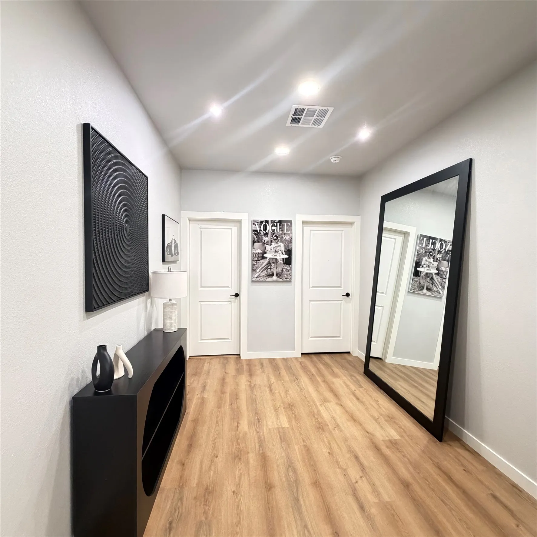 Duplex For Sale in Dallas County , 1650/1652 Hudspeth Avenue, Dallas, Texas 75216, 10 Bedroom, 8 Bathroom, 4 Garage spaces, 4,112 Sqft, built in 2024, mls#21368424, Real Estate Agent in Dallas, Homes For Sale in Dallas county, Homes For Sale in Dallas, Realtor in Dallas Texas, Real Estate Brokerage Independent Realty Texas, Luminita Cordes Realtor