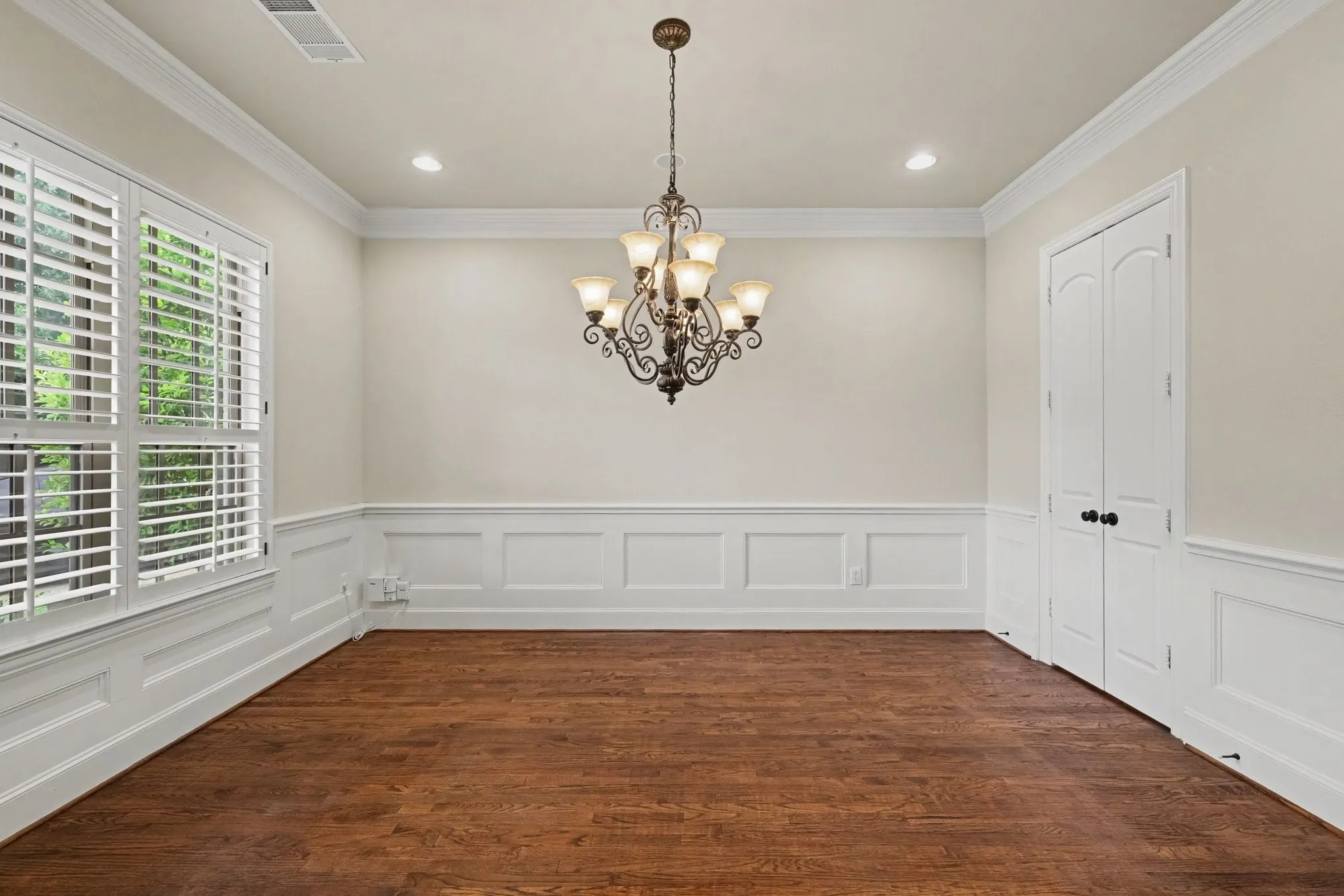 Single Family Residence For Sale in Collin County , 408 Blue Ridge Court, Allen, Texas 75013, 4 Bedroom, 5 Bathroom, 3 Garage spaces, 4,440 Sqft, built in 2010, mls#21368428, Real Estate Agent in Allen, Homes For Sale in Collin county, Homes For Sale in Allen, Realtor in Allen Texas, Real Estate Brokerage Independent Realty Texas, Luminita Cordes Realtor