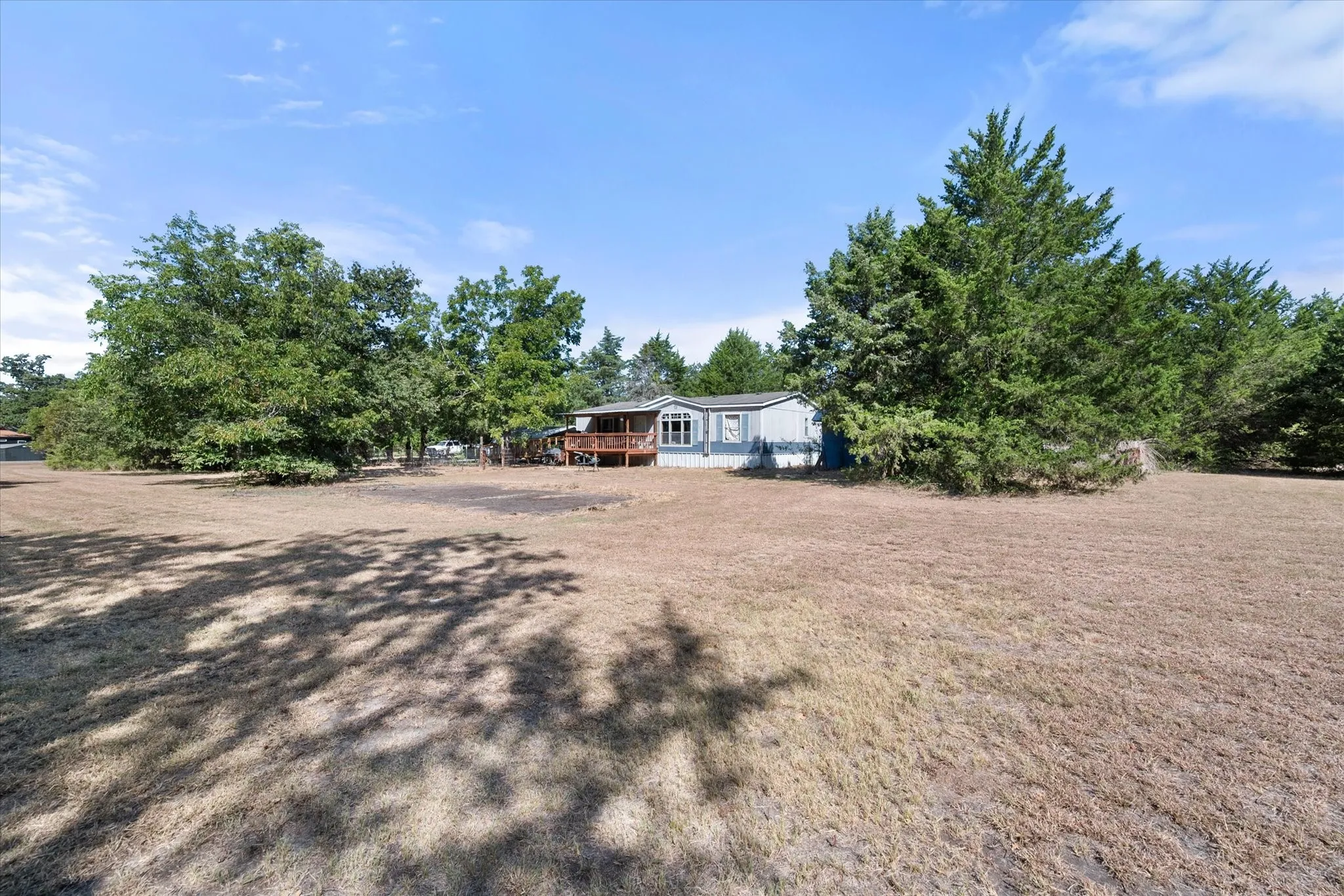 Manufactured Home For Sale in Navarro County , 605 SE County Road 3124c, Corsicana, Texas 75109, 3 Bedroom, 2 Bathroom, Garage spaces, 1,232 Sqft, built in 2004, mls#21367418, Real Estate Agent in Corsicana, Homes For Sale in Navarro county, Homes For Sale in Corsicana, Realtor in Corsicana Texas, Real Estate Brokerage Independent Realty Texas, Luminita Cordes Realtor