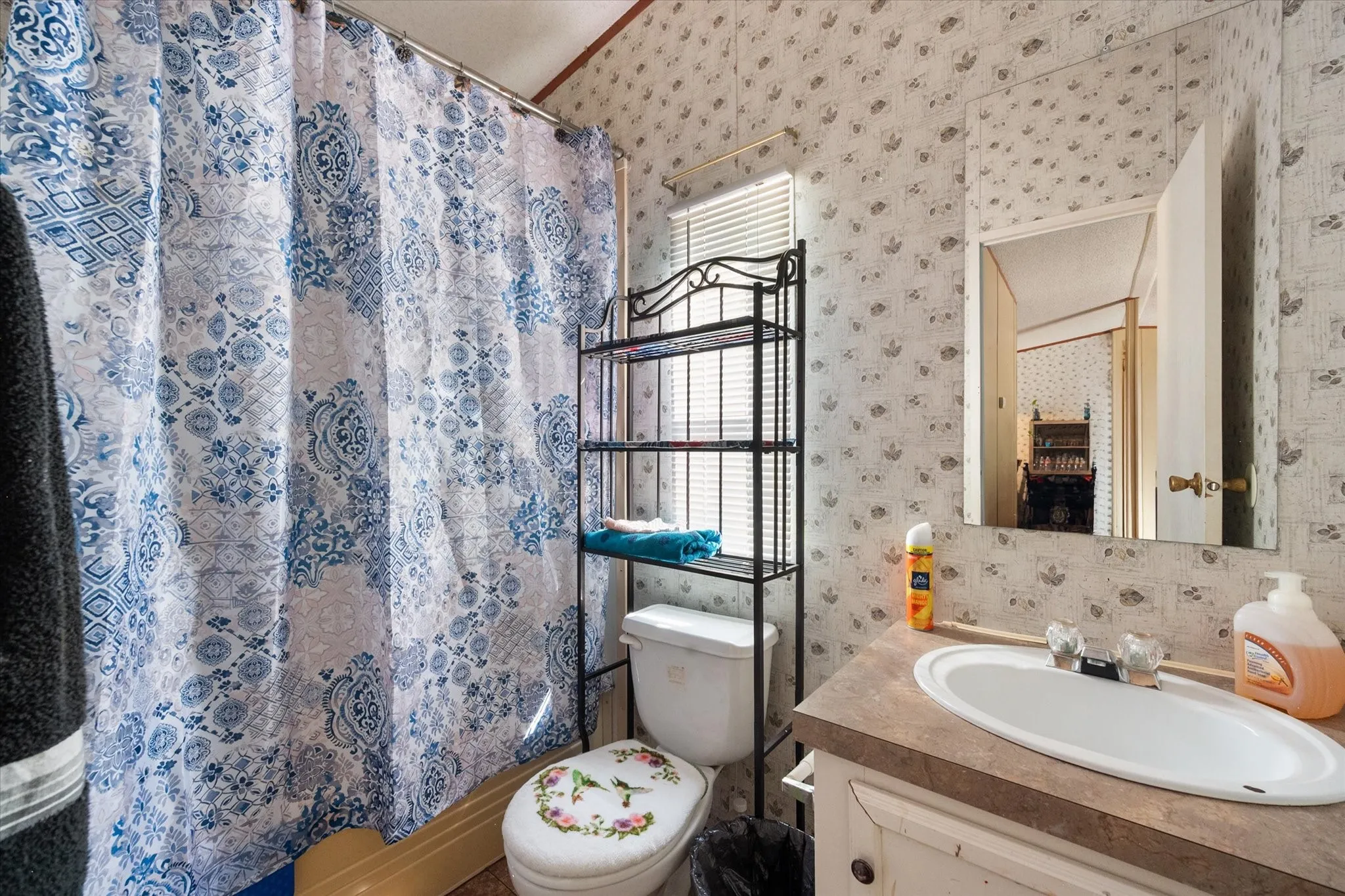 Manufactured Home For Sale in Navarro County , 605 SE County Road 3124c, Corsicana, Texas 75109, 3 Bedroom, 2 Bathroom, Garage spaces, 1,232 Sqft, built in 2004, mls#21367418, Real Estate Agent in Corsicana, Homes For Sale in Navarro county, Homes For Sale in Corsicana, Realtor in Corsicana Texas, Real Estate Brokerage Independent Realty Texas, Luminita Cordes Realtor