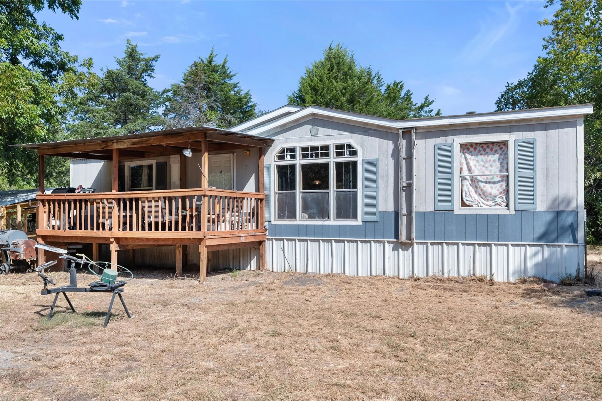 Manufactured Home For Sale in Navarro County , 605 SE County Road 3124c, Corsicana, Texas 75109, 3 Bedroom, 2 Bathroom, Garage spaces, 1,232 Sqft, built in 2004, mls#21367418, Real Estate Agent in Corsicana, Homes For Sale in Navarro county, Homes For Sale in Corsicana, Realtor in Corsicana Texas, Real Estate Brokerage Independent Realty Texas, Luminita Cordes Realtor