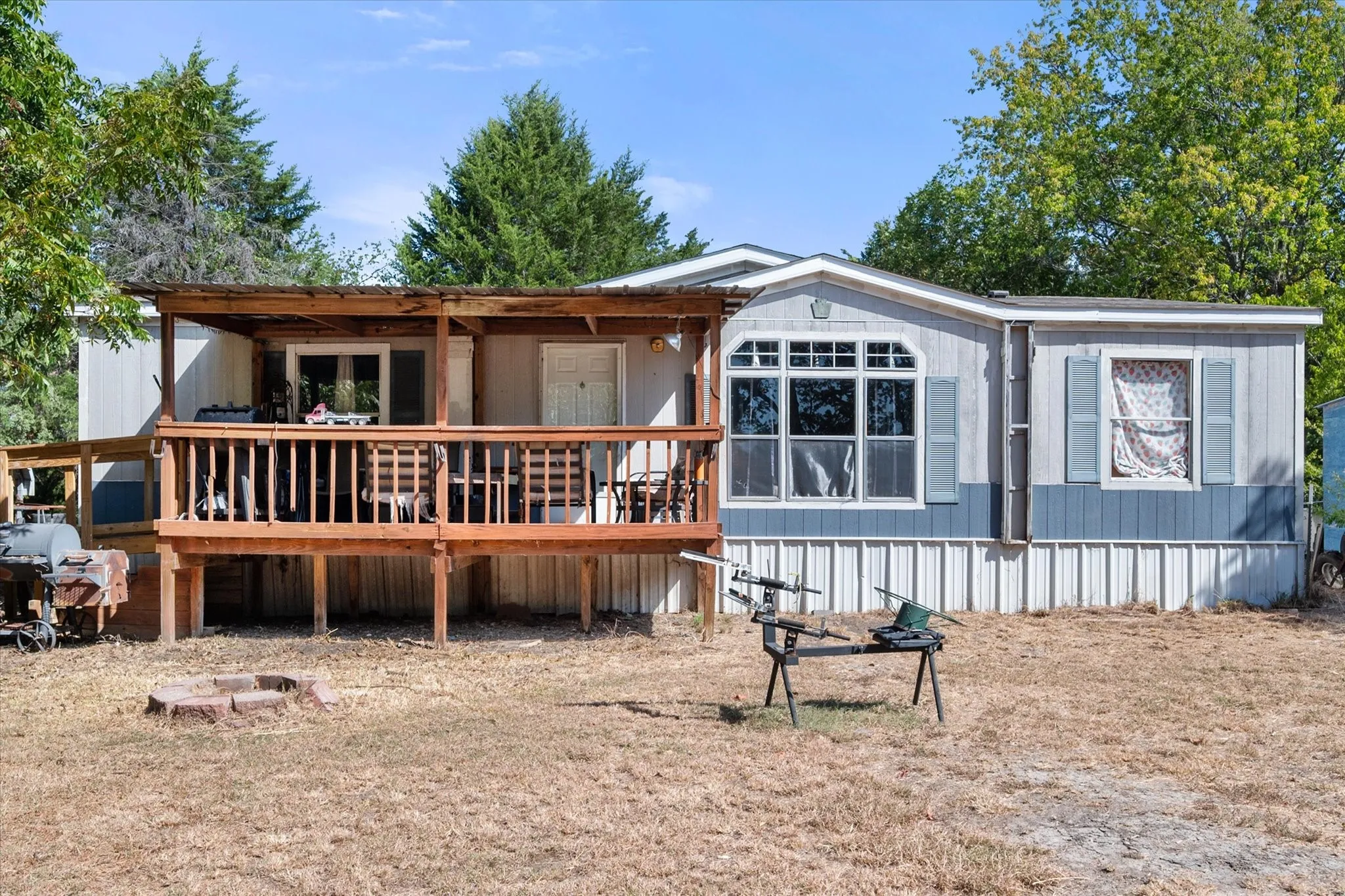 Manufactured Home For Sale in Navarro County , 605 SE County Road 3124c, Corsicana, Texas 75109, 3 Bedroom, 2 Bathroom, Garage spaces, 1,232 Sqft, built in 2004, mls#21367418, Real Estate Agent in Corsicana, Homes For Sale in Navarro county, Homes For Sale in Corsicana, Realtor in Corsicana Texas, Real Estate Brokerage Independent Realty Texas, Luminita Cordes Realtor
