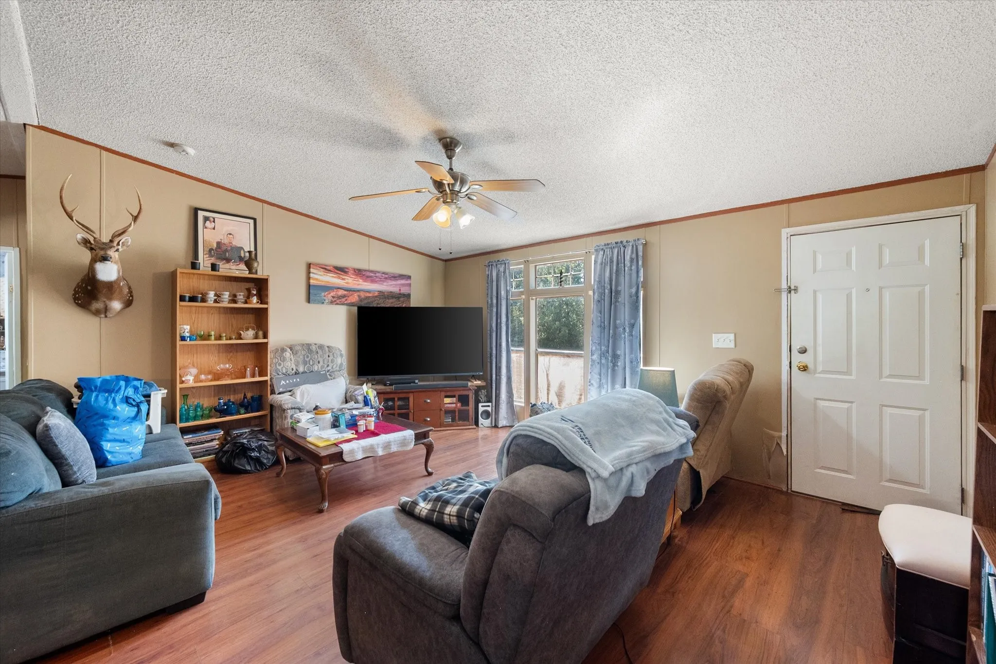 Manufactured Home For Sale in Navarro County , 605 SE County Road 3124c, Corsicana, Texas 75109, 3 Bedroom, 2 Bathroom, Garage spaces, 1,232 Sqft, built in 2004, mls#21367418, Real Estate Agent in Corsicana, Homes For Sale in Navarro county, Homes For Sale in Corsicana, Realtor in Corsicana Texas, Real Estate Brokerage Independent Realty Texas, Luminita Cordes Realtor