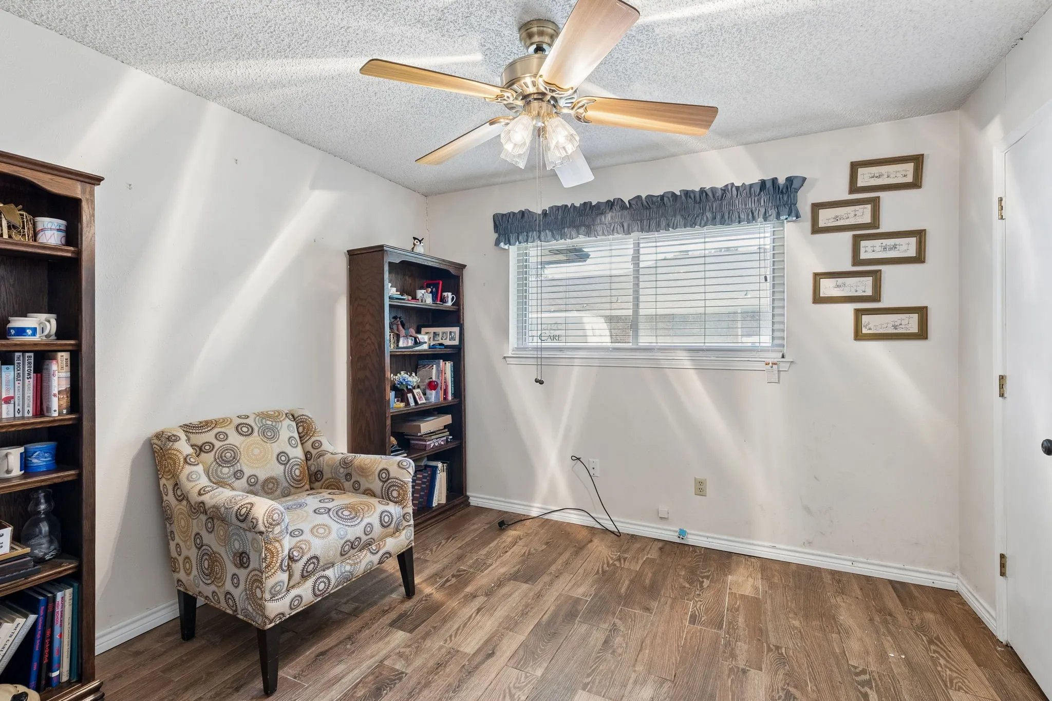 Single Family Residence For Sale in Dallas County , 1310 Merrimac Trail, Garland, Texas 75043, 4 Bedroom, 2 Bathroom, 2 Garage spaces, 1,786 Sqft, built in 1976, mls#21368040, Real Estate Agent in Garland, Homes For Sale in Dallas county, Homes For Sale in Garland, Realtor in Garland Texas, Real Estate Brokerage Independent Realty Texas, Luminita Cordes Realtor