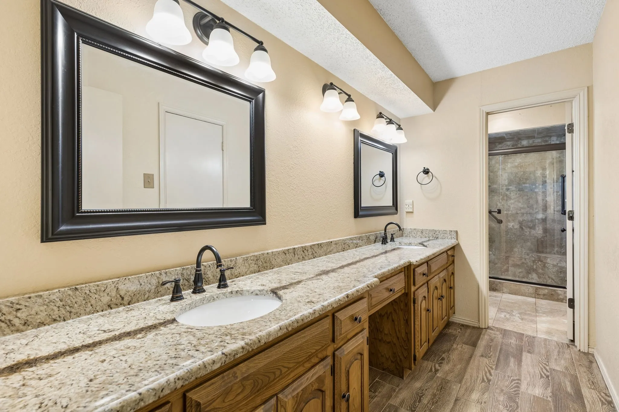 Single Family Residence For Sale in Dallas County , 1310 Merrimac Trail, Garland, Texas 75043, 4 Bedroom, 2 Bathroom, 2 Garage spaces, 1,786 Sqft, built in 1976, mls#21368040, Real Estate Agent in Garland, Homes For Sale in Dallas county, Homes For Sale in Garland, Realtor in Garland Texas, Real Estate Brokerage Independent Realty Texas, Luminita Cordes Realtor