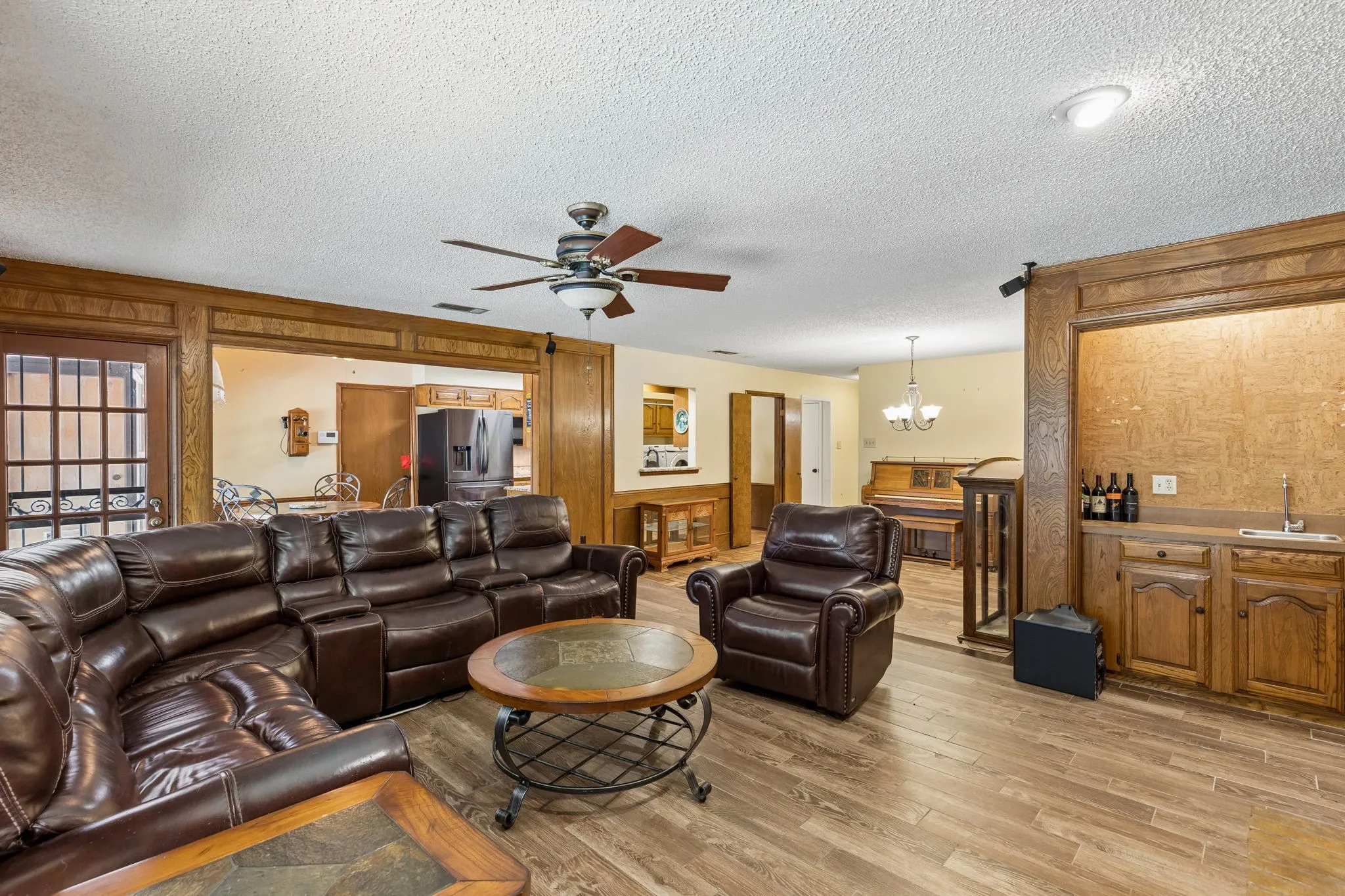 Single Family Residence For Sale in Dallas County , 1310 Merrimac Trail, Garland, Texas 75043, 4 Bedroom, 2 Bathroom, 2 Garage spaces, 1,786 Sqft, built in 1976, mls#21368040, Real Estate Agent in Garland, Homes For Sale in Dallas county, Homes For Sale in Garland, Realtor in Garland Texas, Real Estate Brokerage Independent Realty Texas, Luminita Cordes Realtor