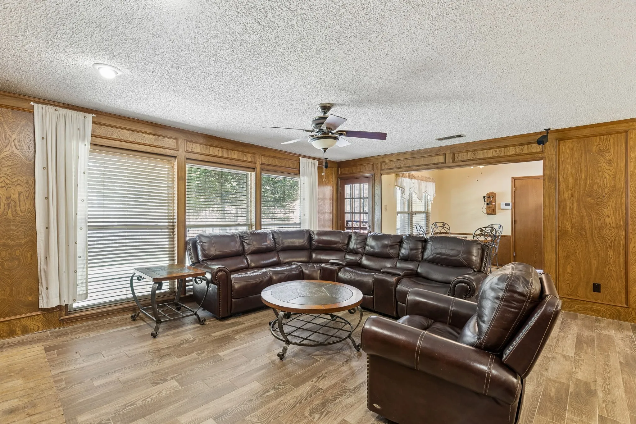Single Family Residence For Sale in Dallas County , 1310 Merrimac Trail, Garland, Texas 75043, 4 Bedroom, 2 Bathroom, 2 Garage spaces, 1,786 Sqft, built in 1976, mls#21368040, Real Estate Agent in Garland, Homes For Sale in Dallas county, Homes For Sale in Garland, Realtor in Garland Texas, Real Estate Brokerage Independent Realty Texas, Luminita Cordes Realtor